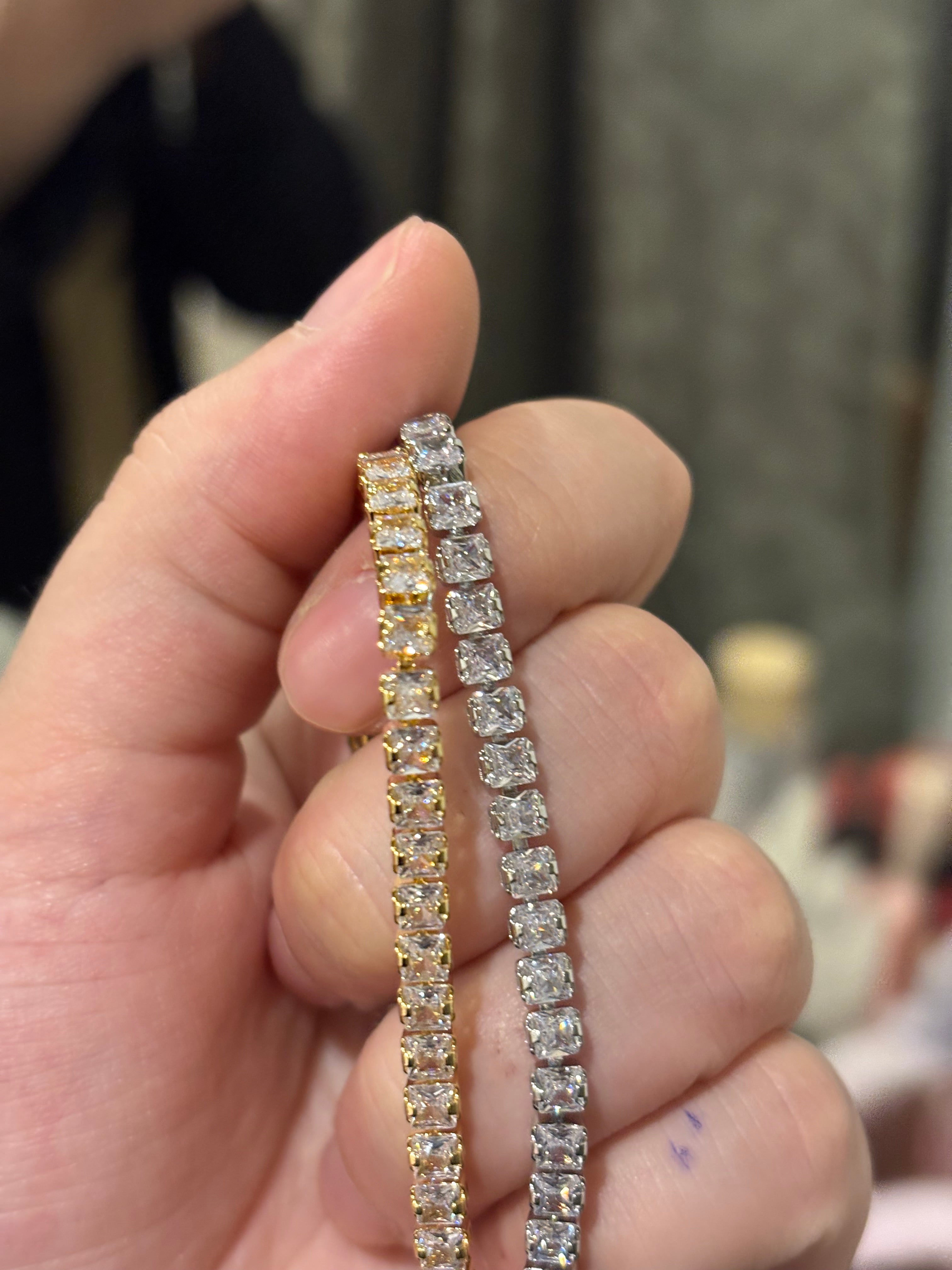 Vera tennis bracelet