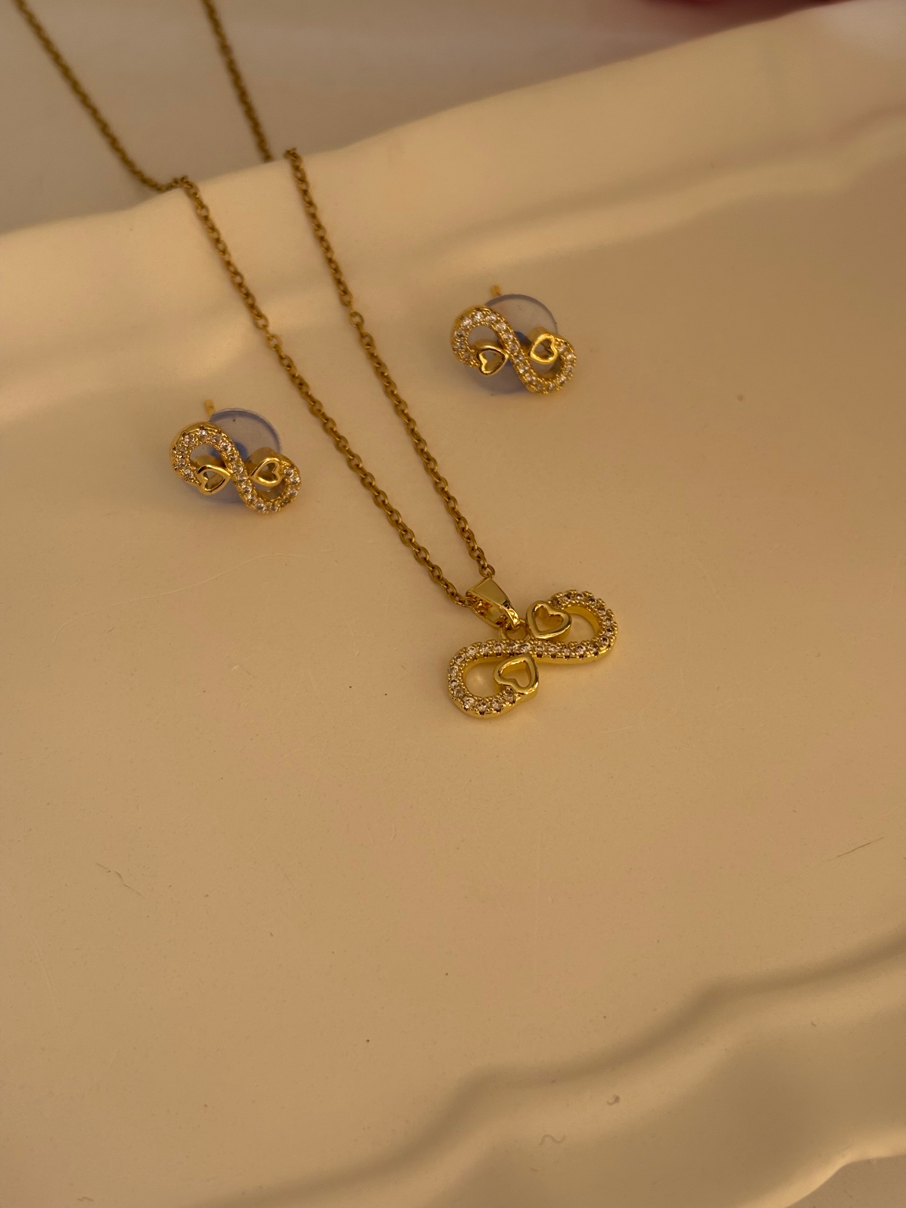 Infinity heart set