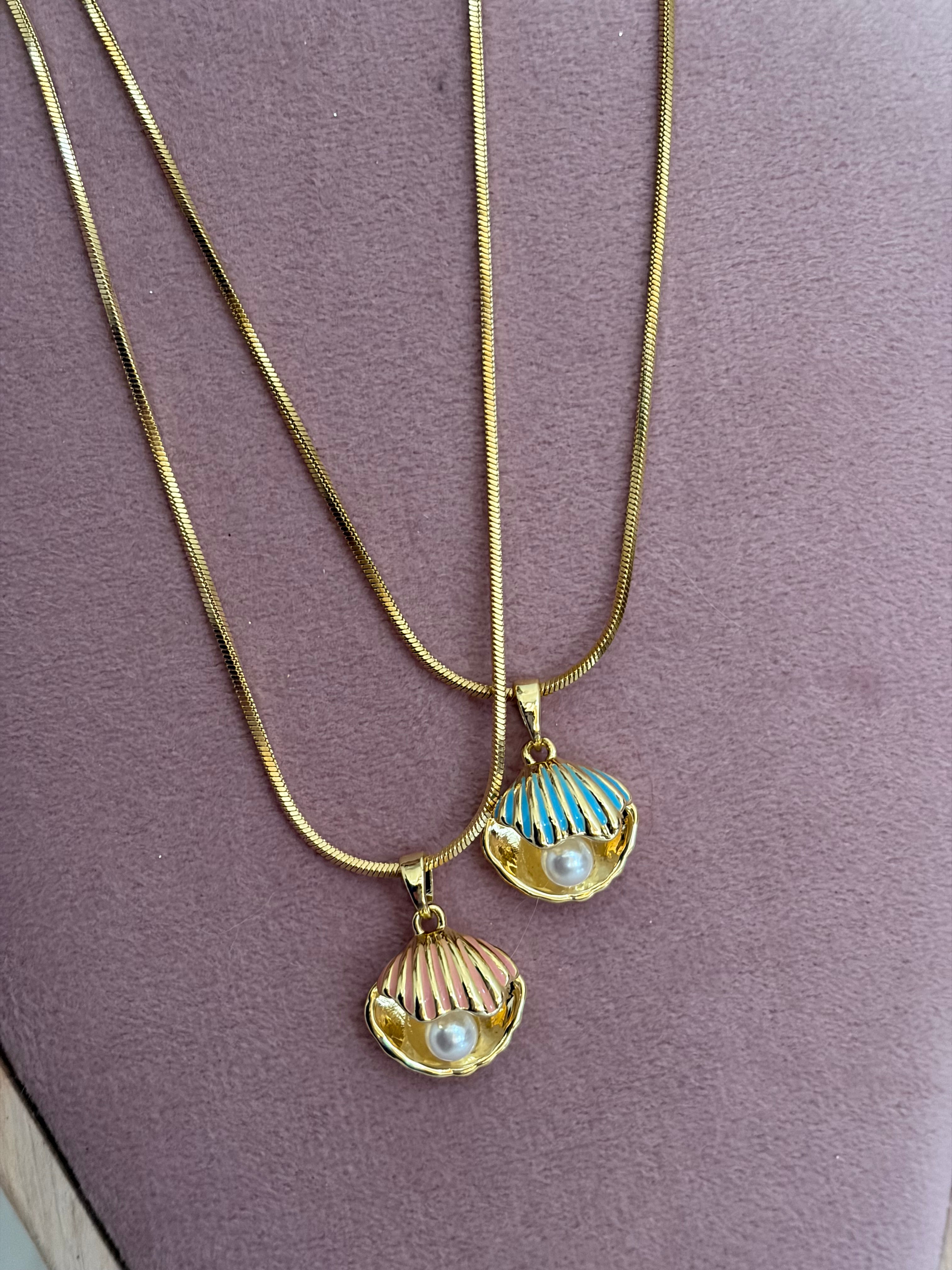 Shell pearl necklace