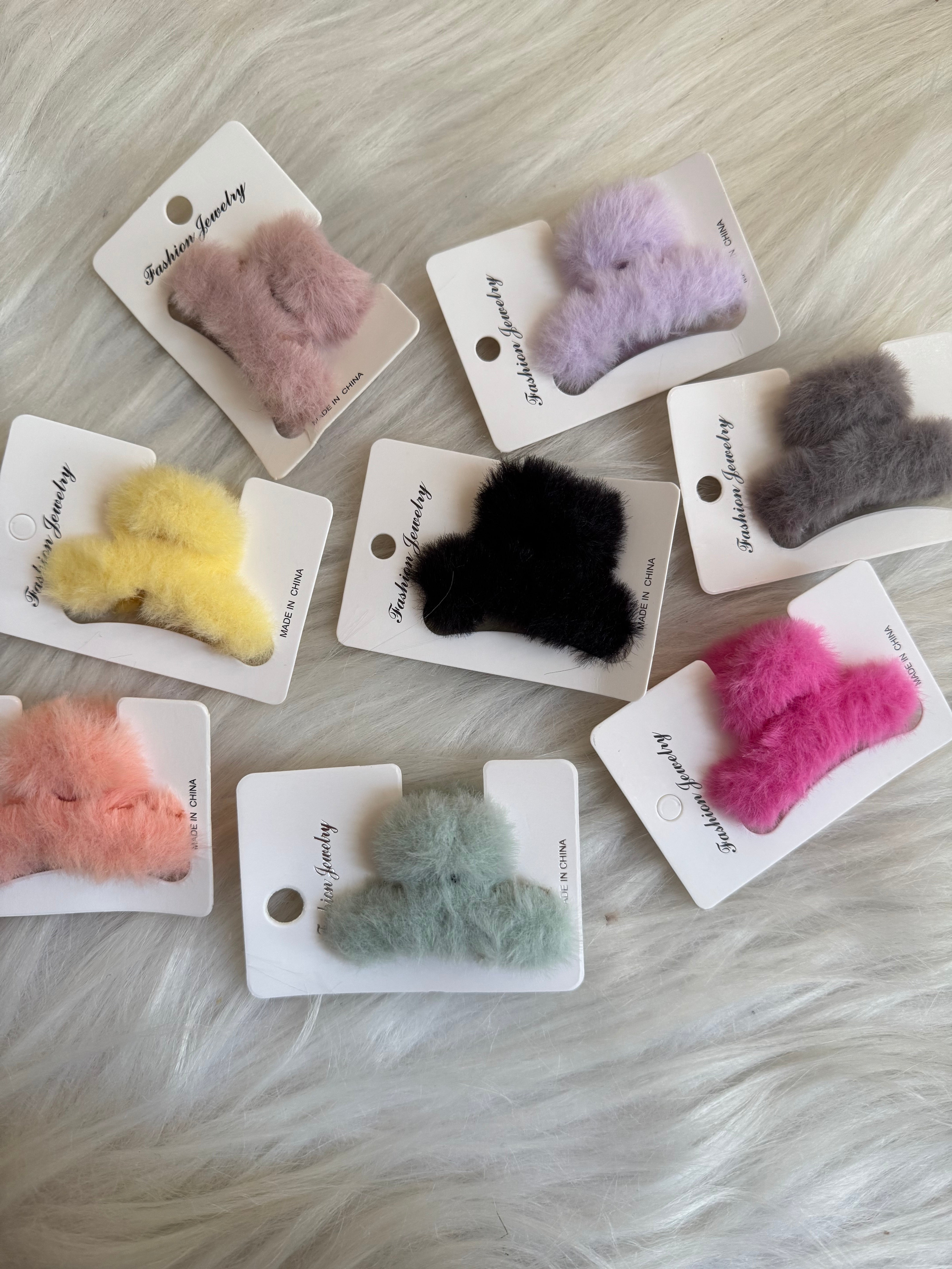Small fur claw