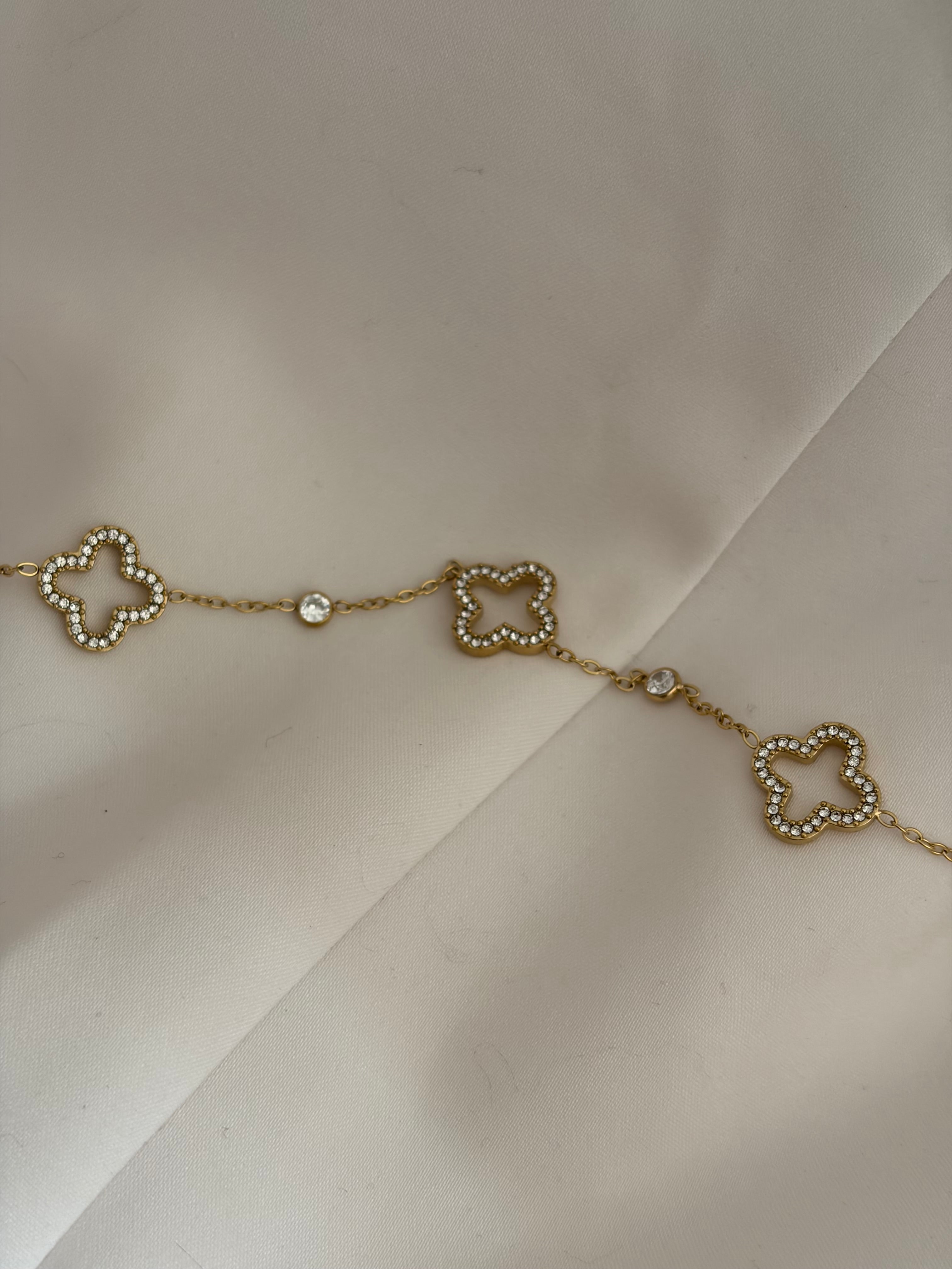 Cloves bracelet