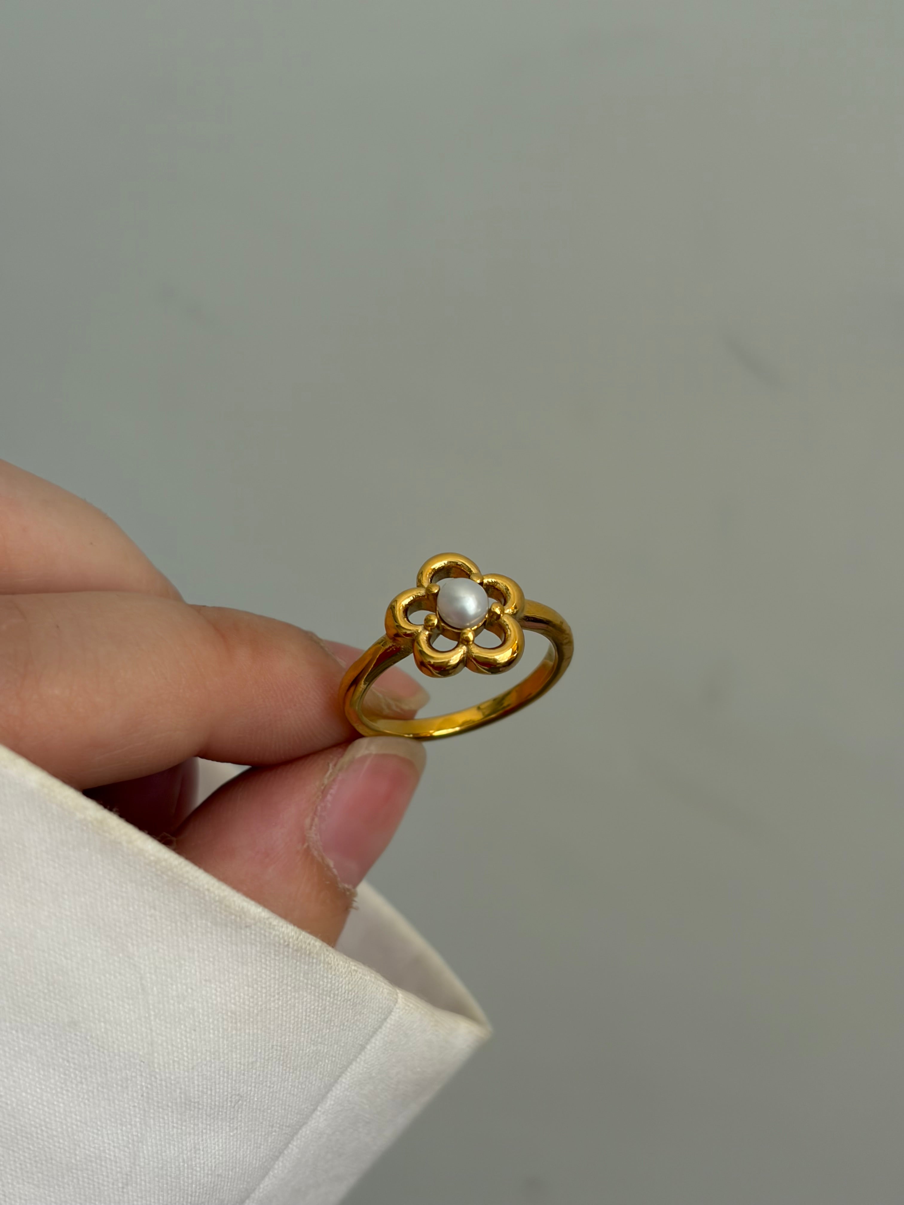 Floral ring