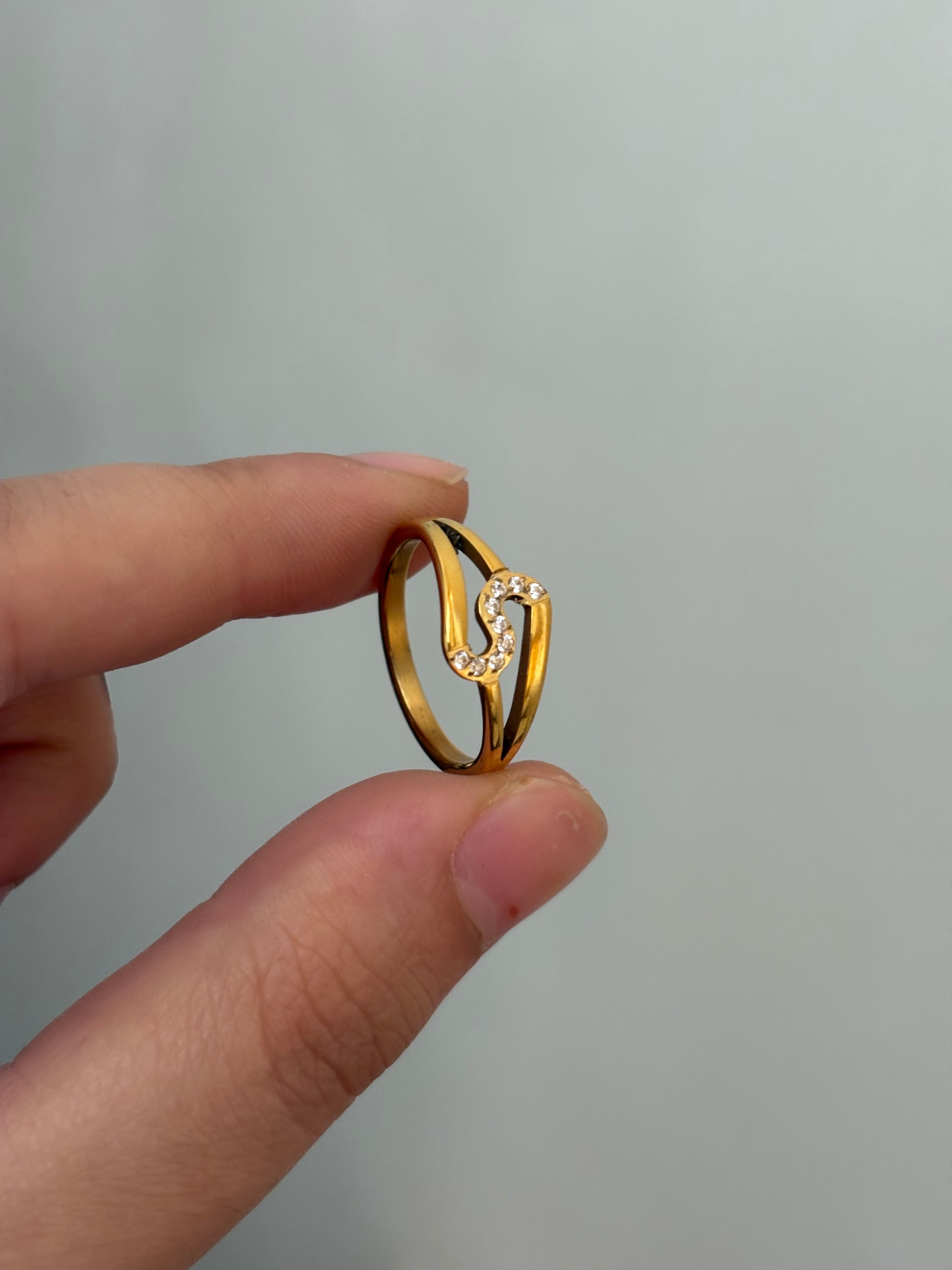 Swirly ring