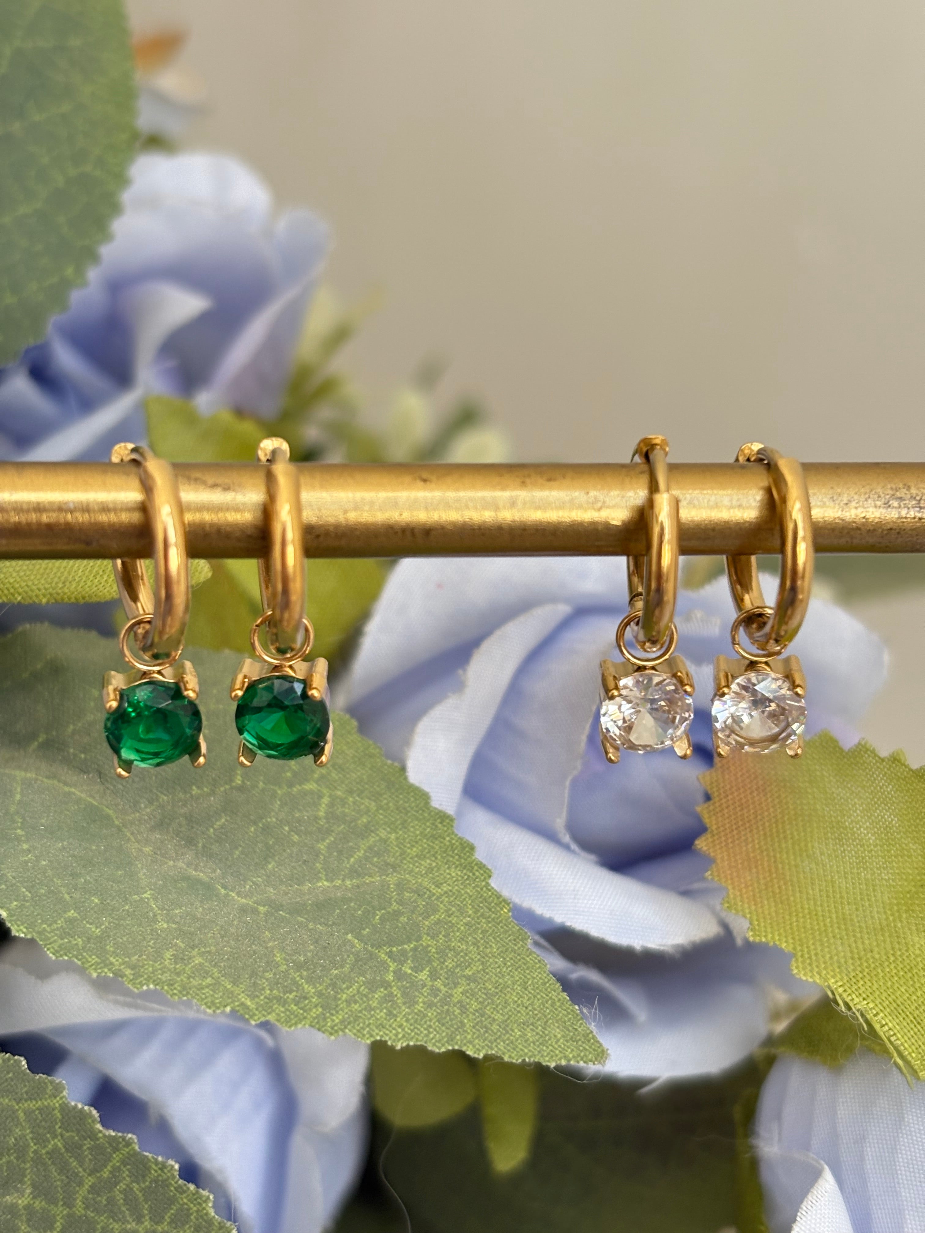 Minimal circle huggies