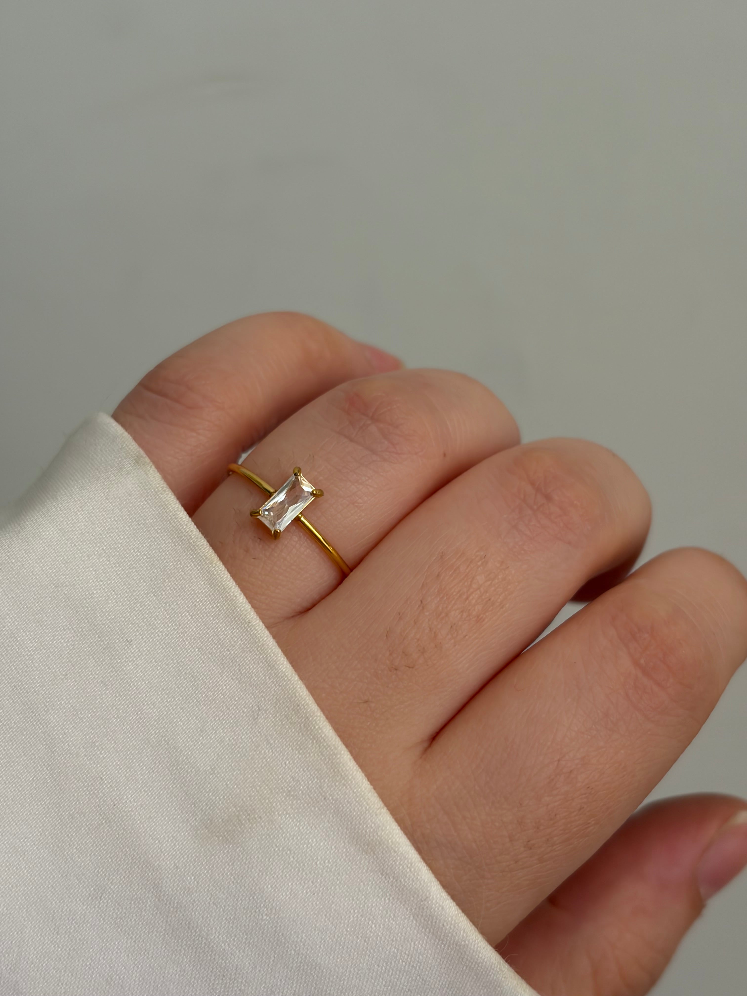 Eliana ring