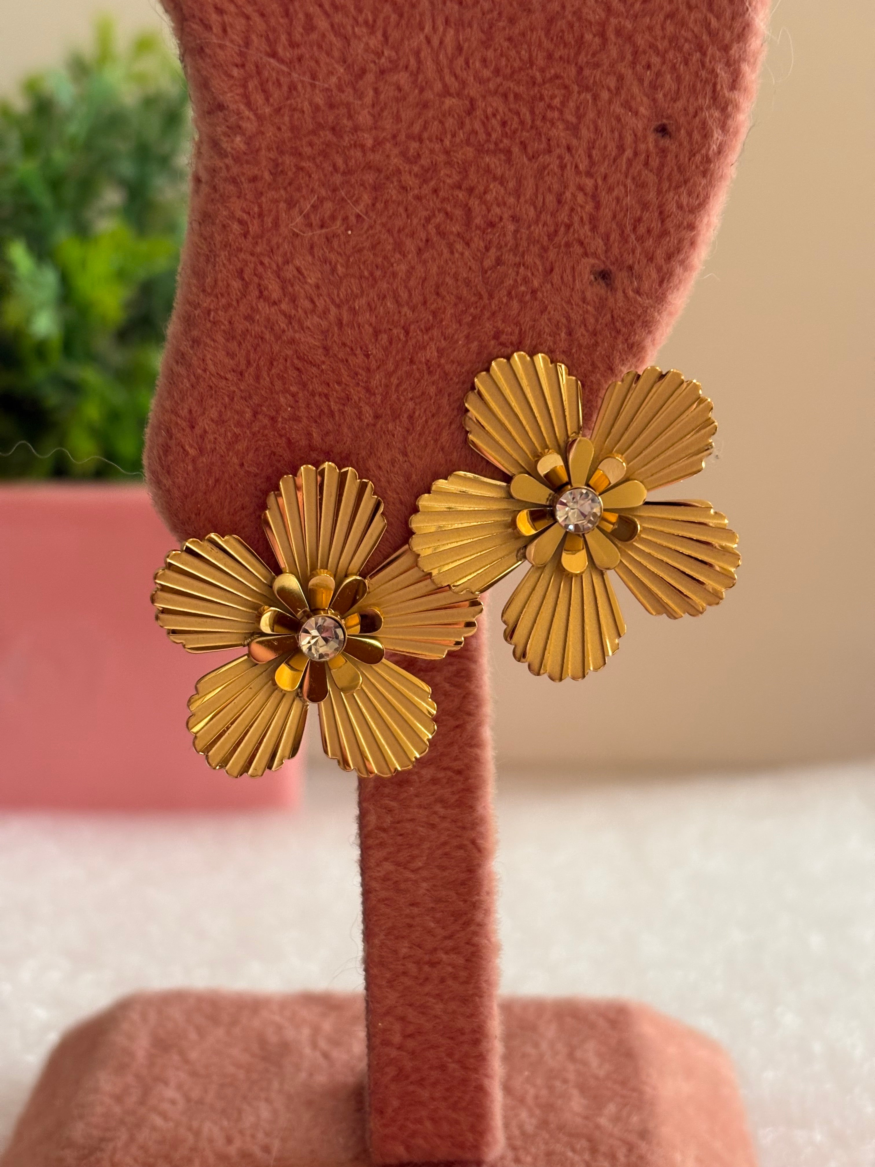 Flora earring