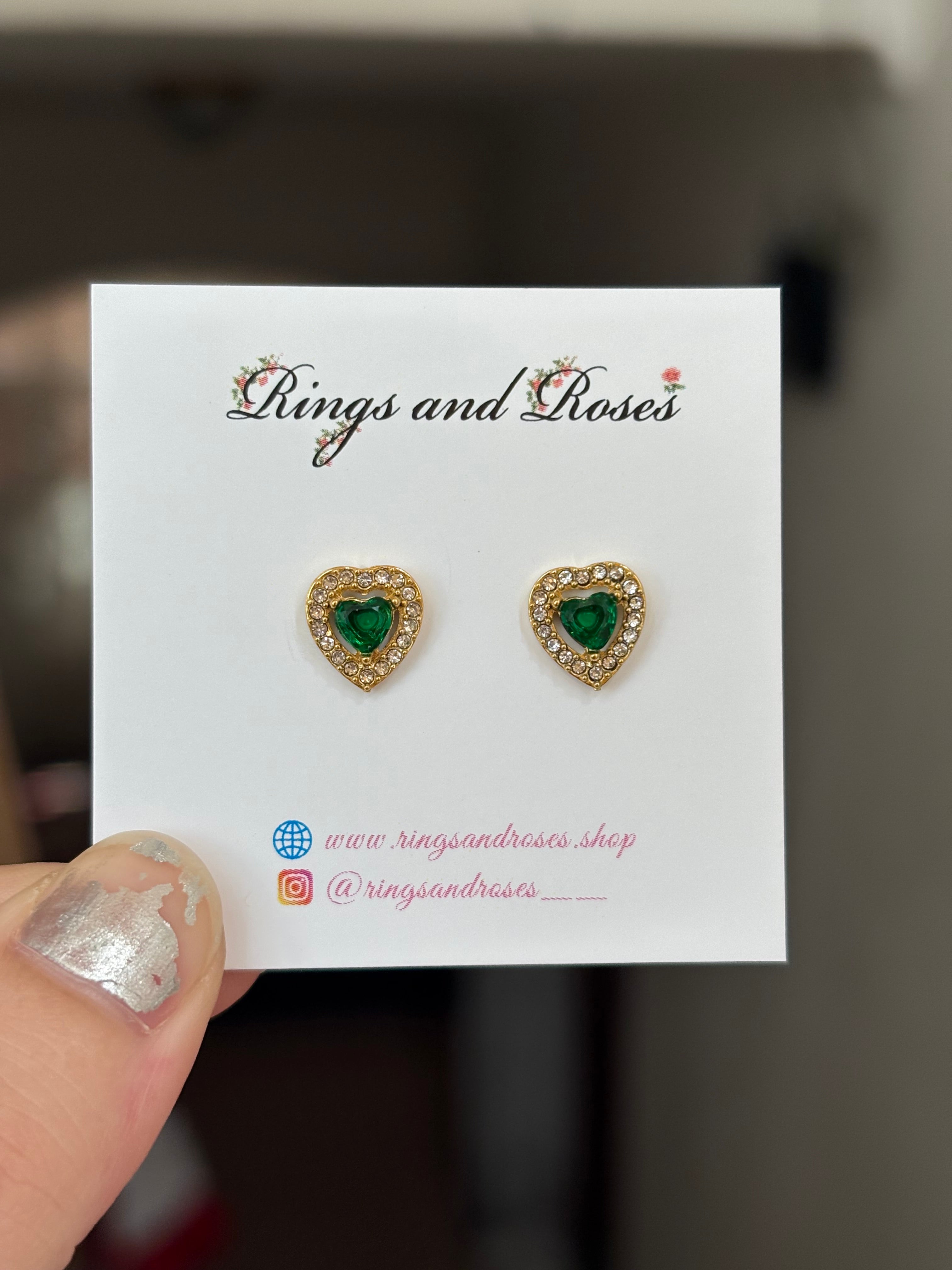Emerald heart stud