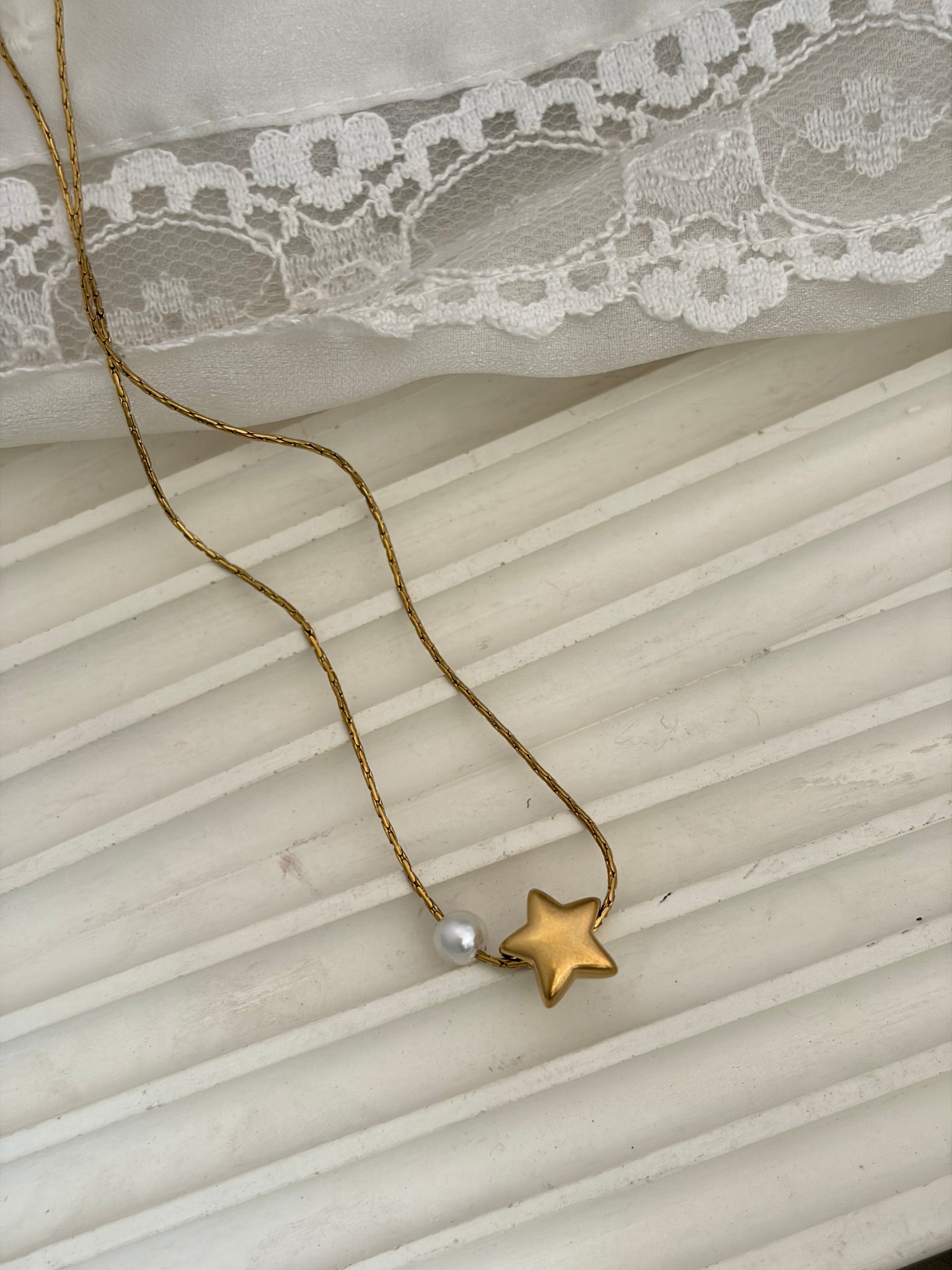 Star pearl necklace