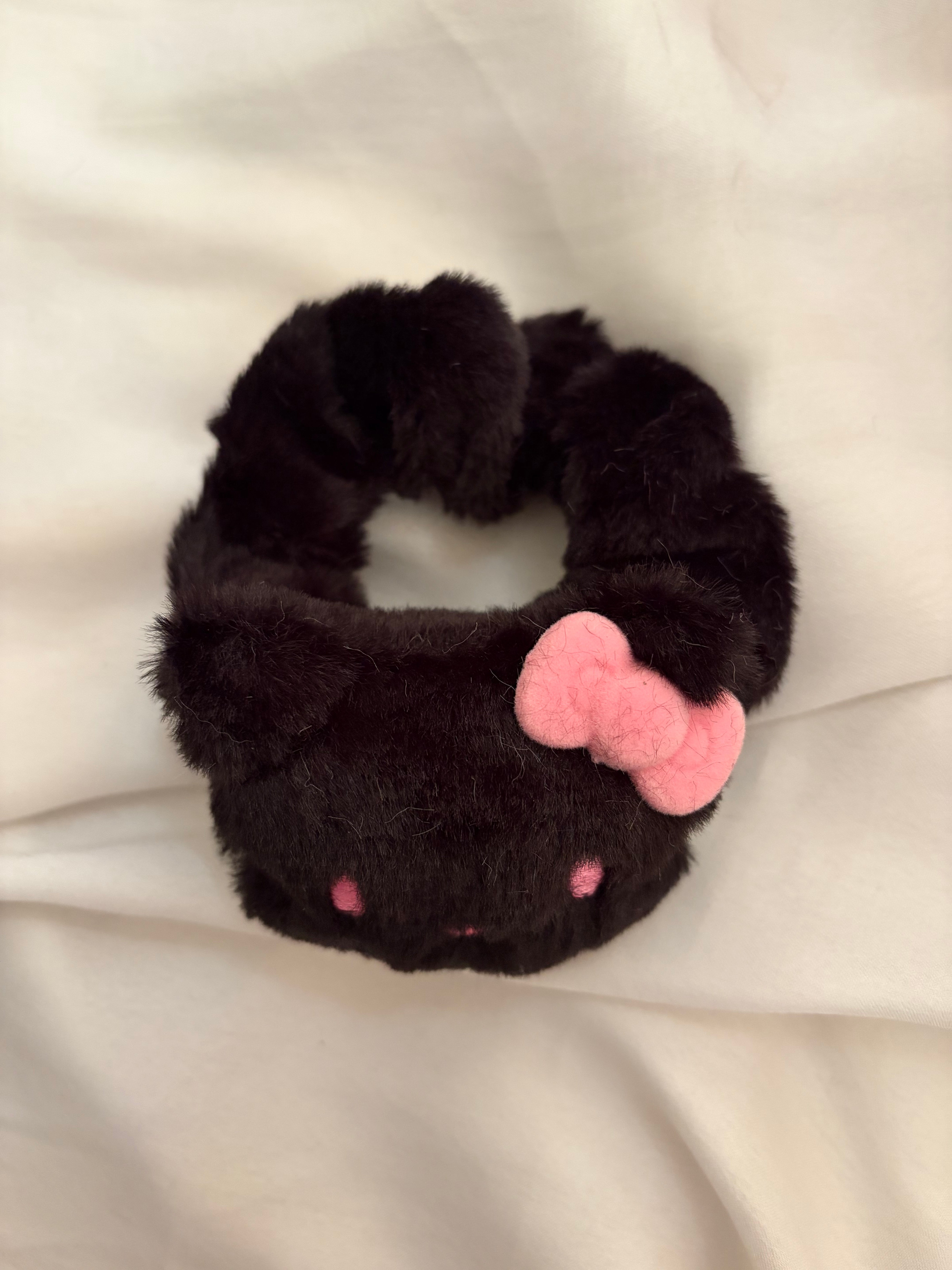 Hello Kitty scrunchie