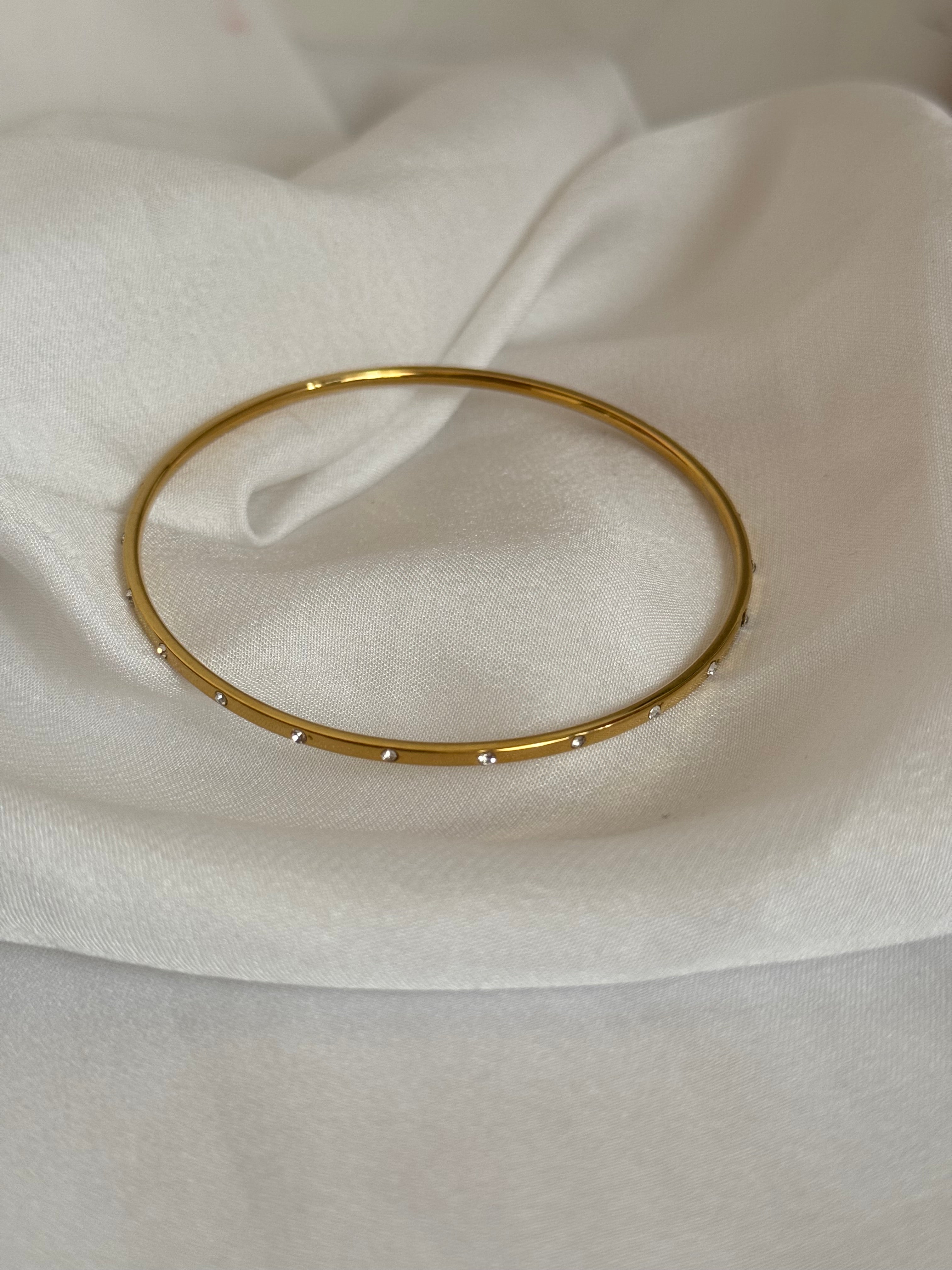 Sleek bangle