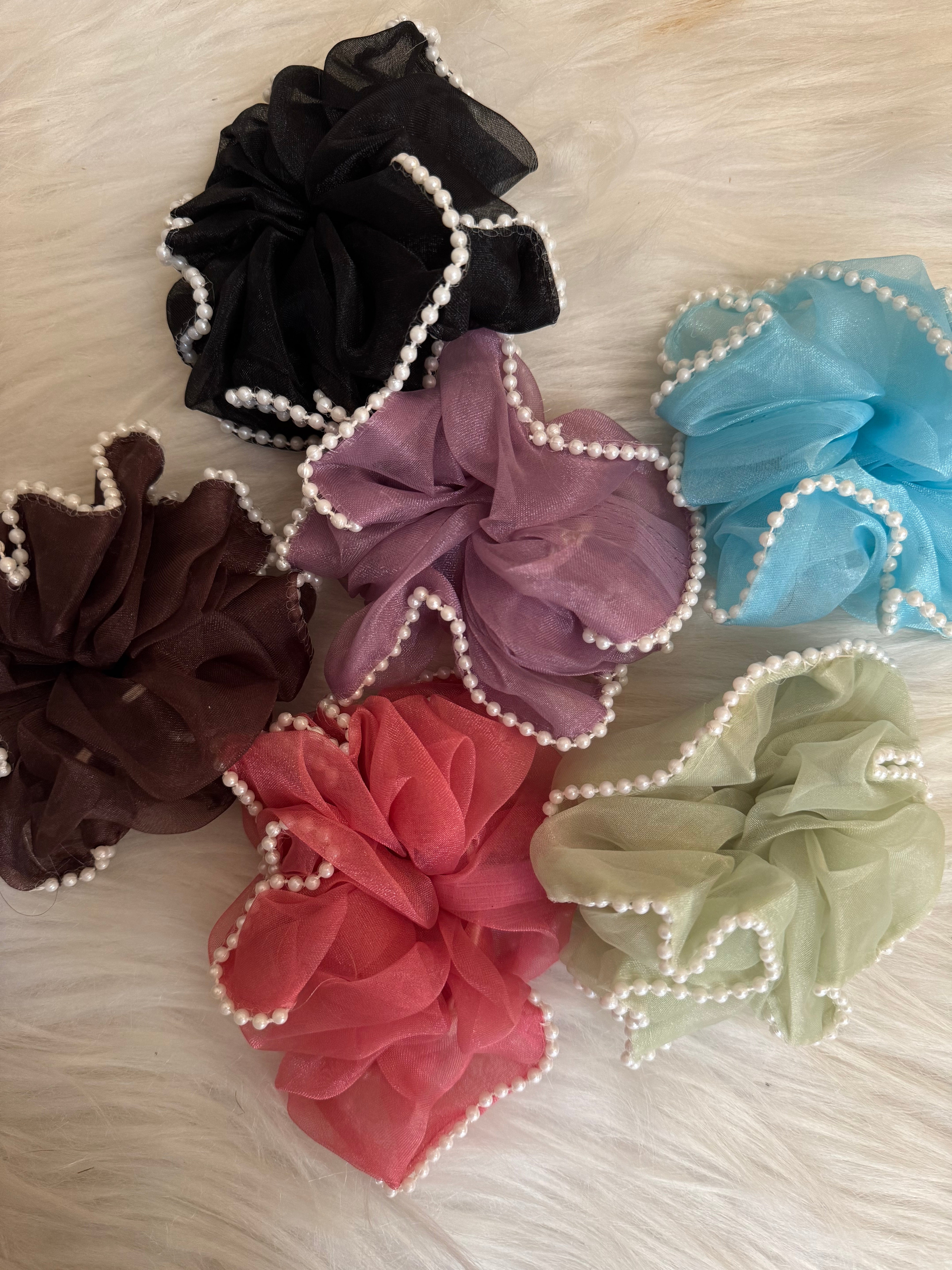Pearl scrunchies