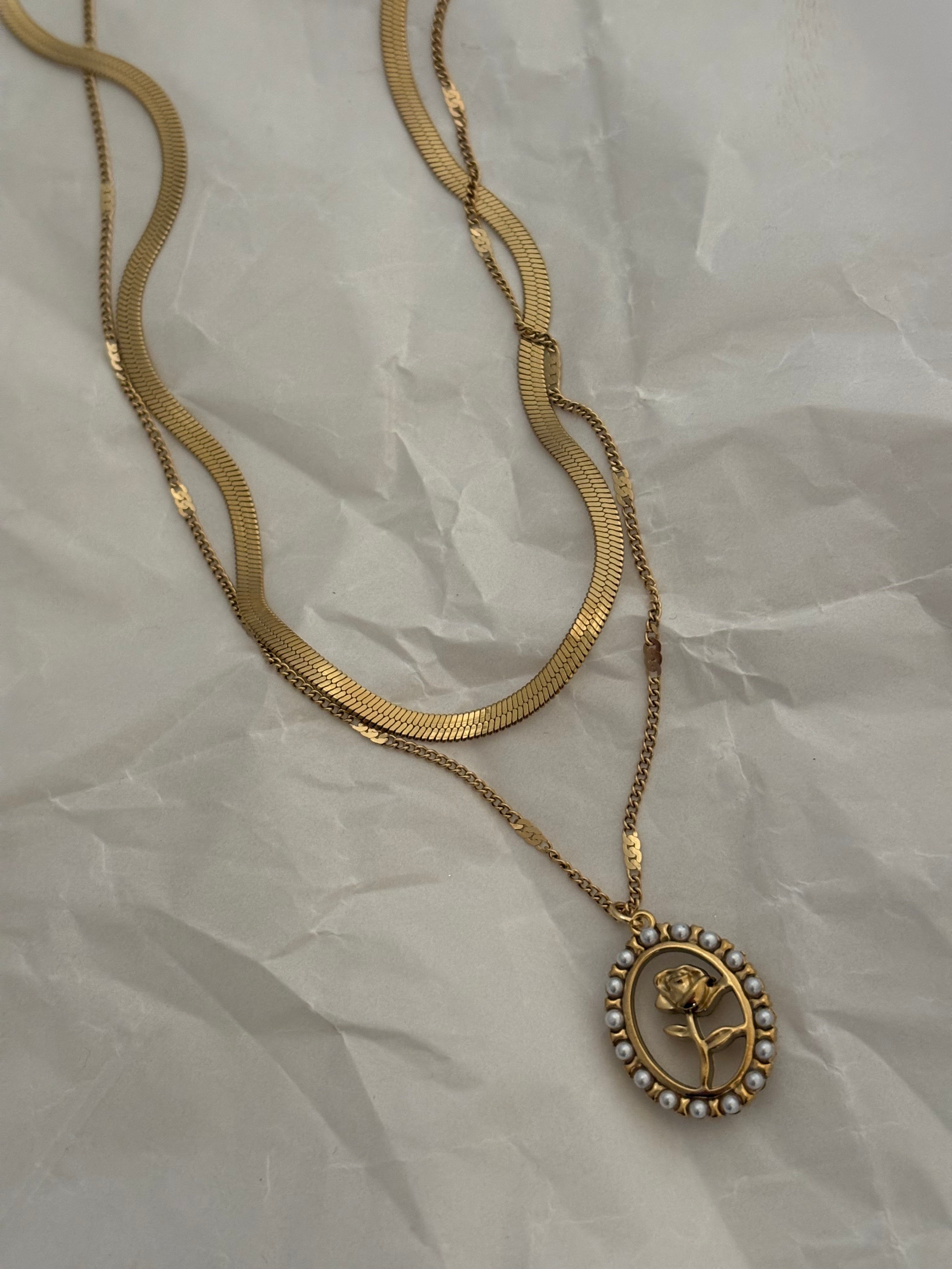 Rose layered necklace