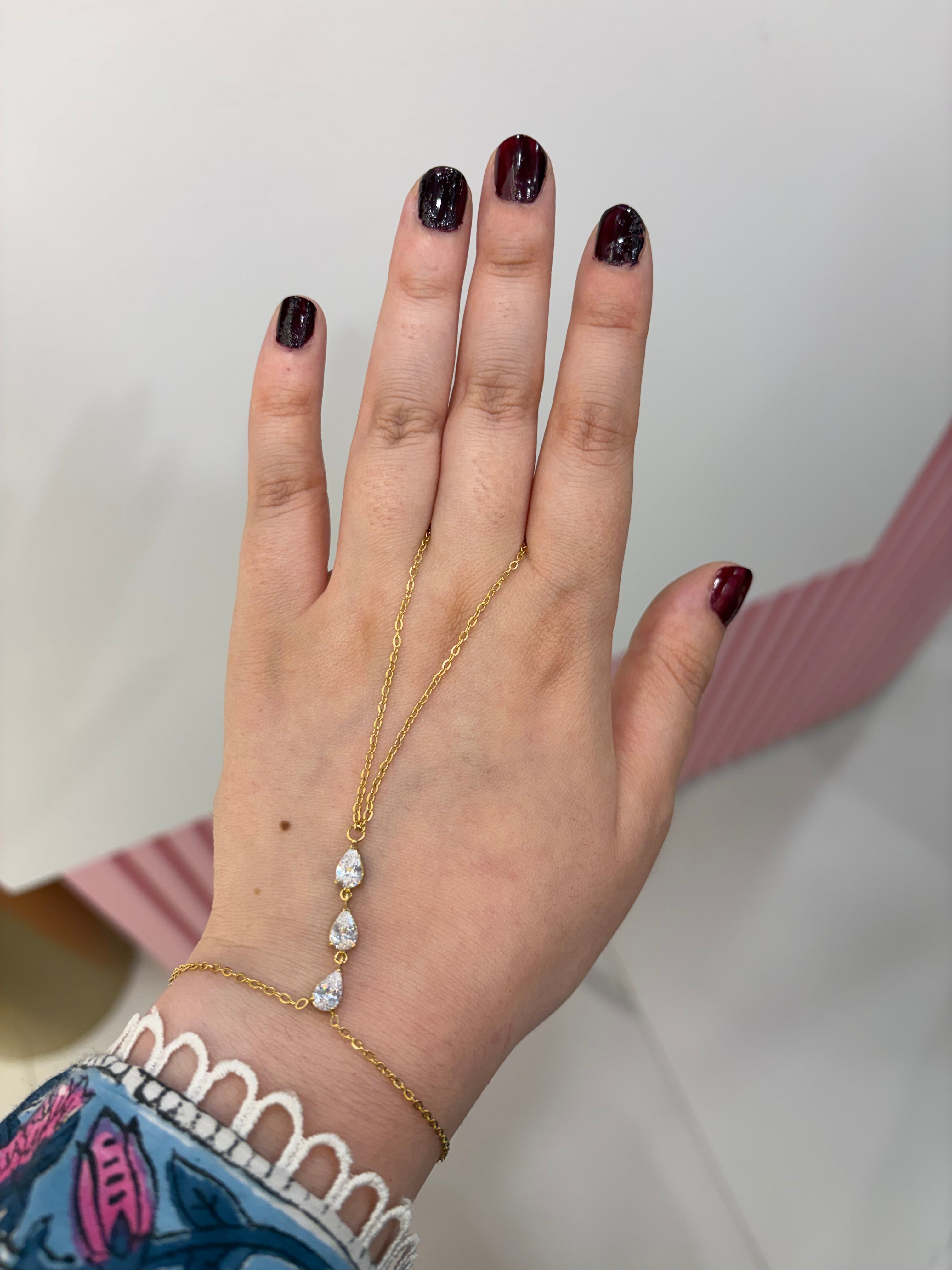 Exquisite handchain