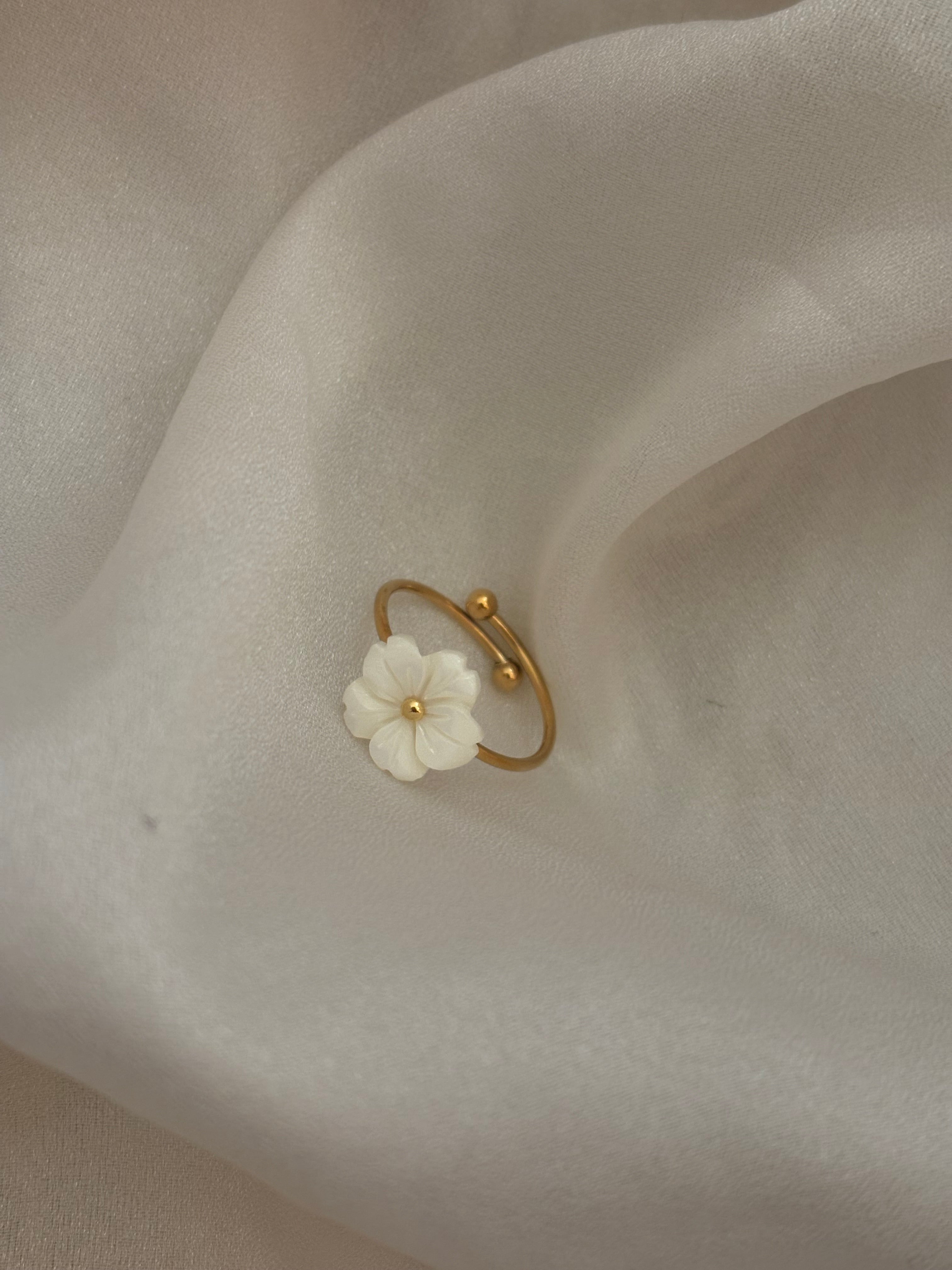 Soft girl ring