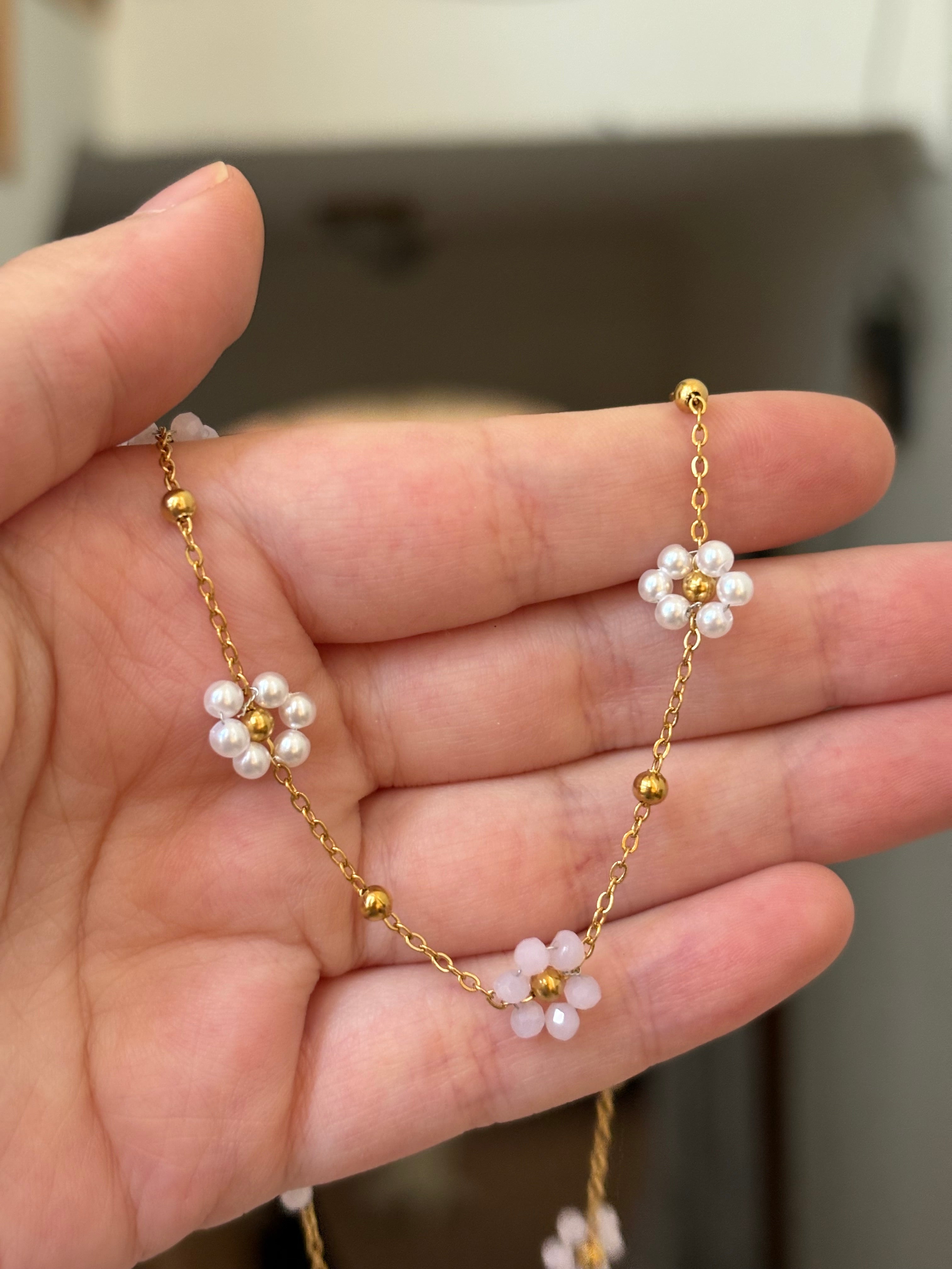 Pink daisy necklace