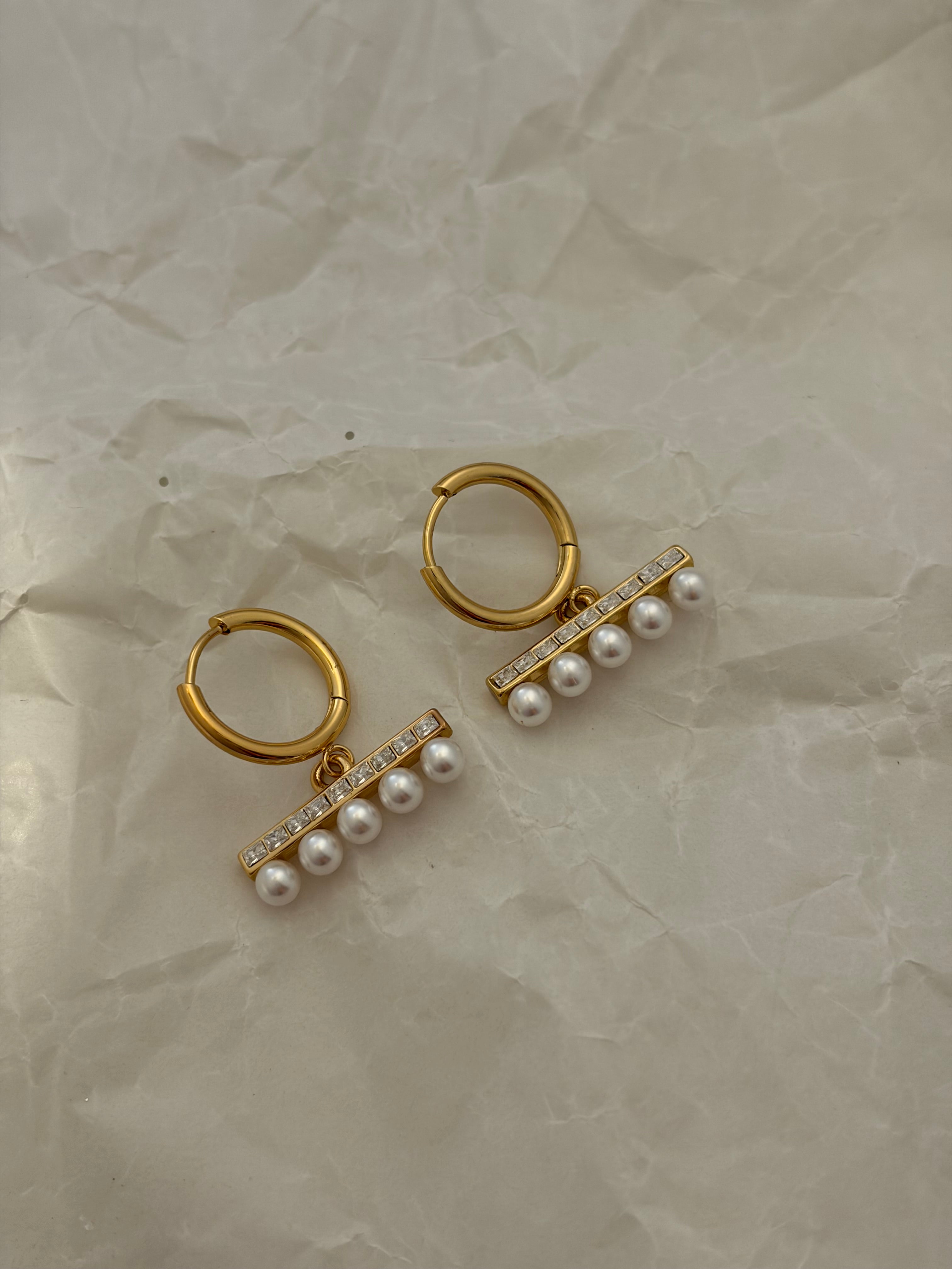 Pearl earring