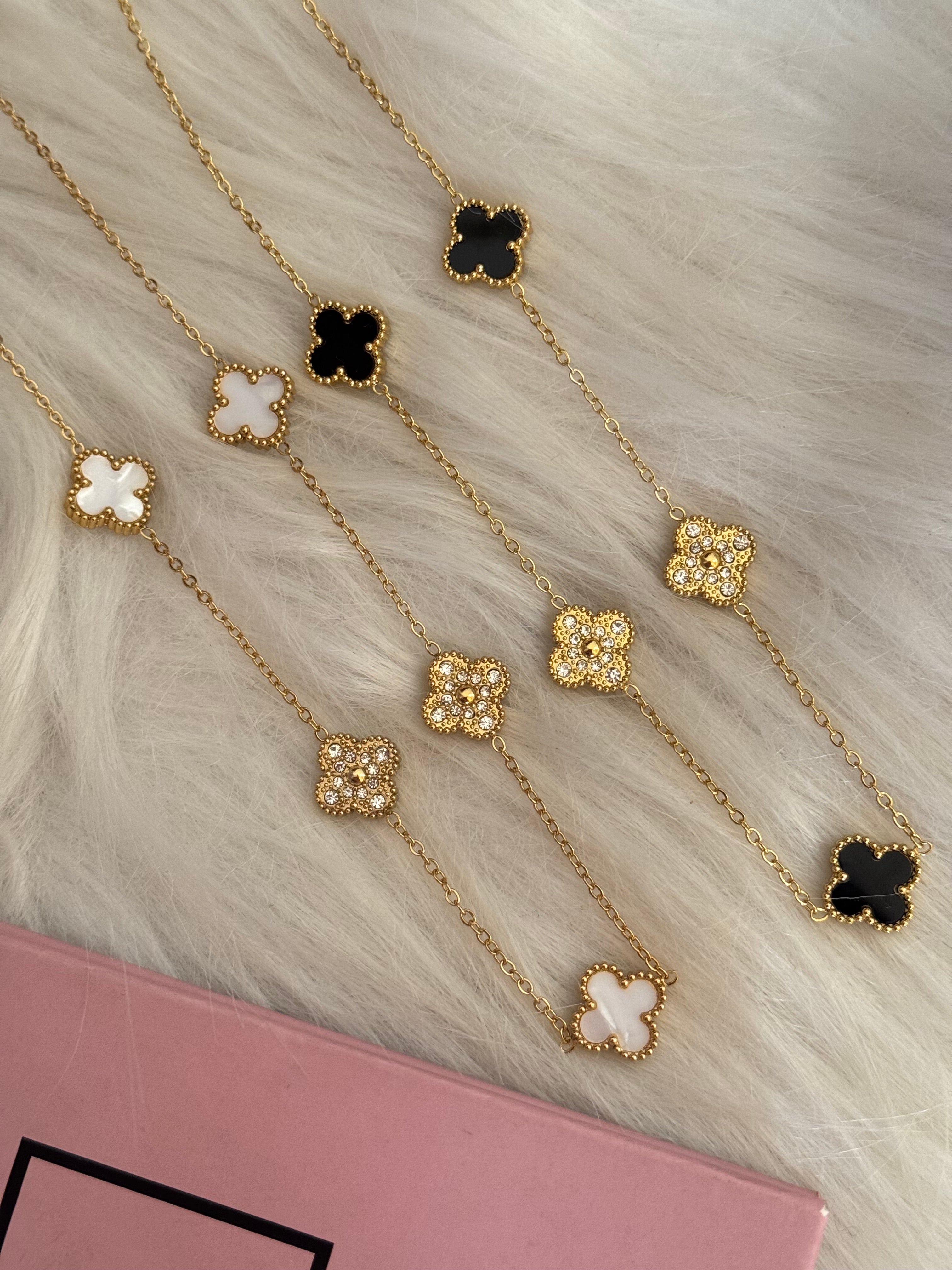 Clover studded necklace