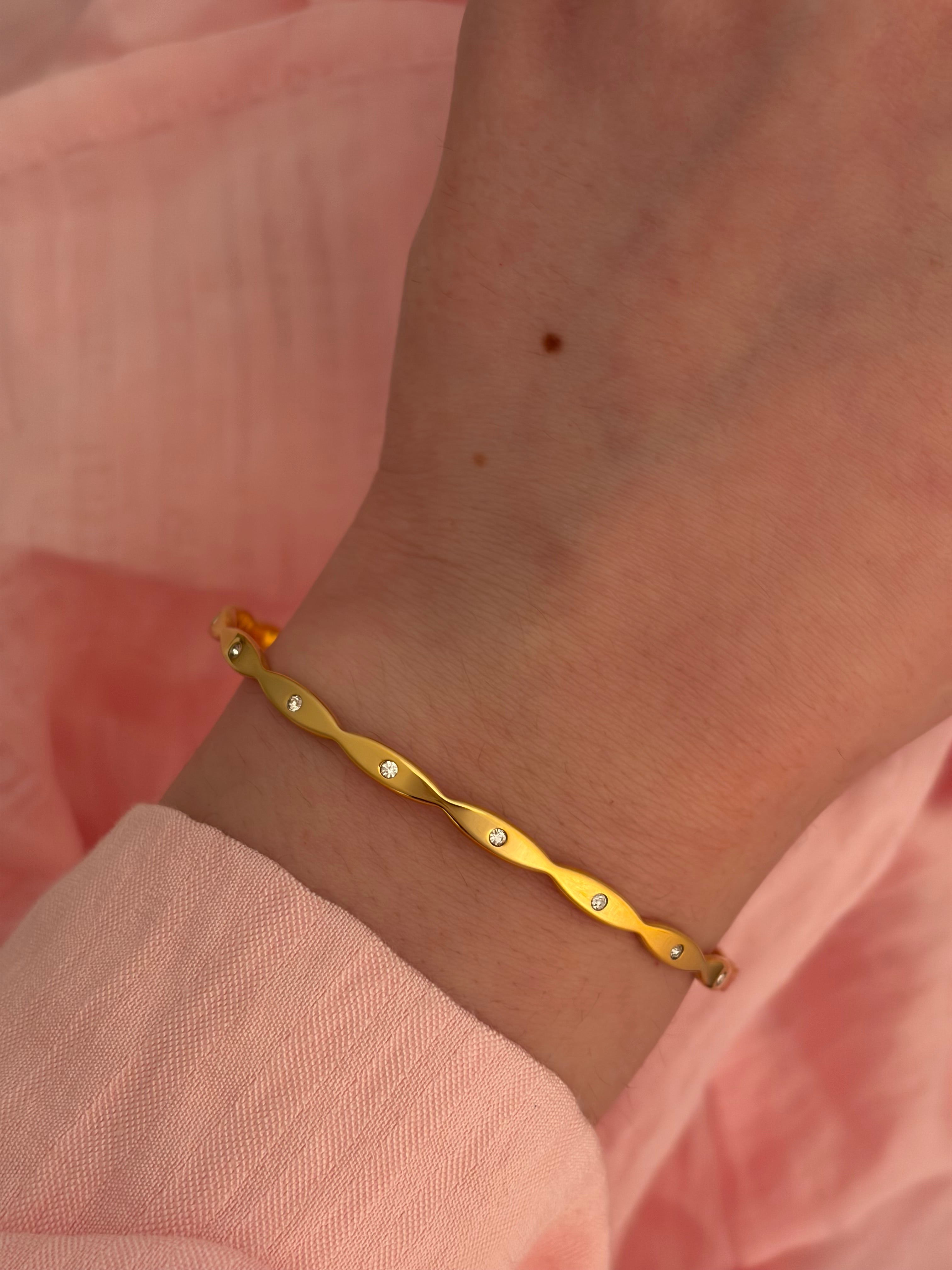 Sleek bangle (2.6)