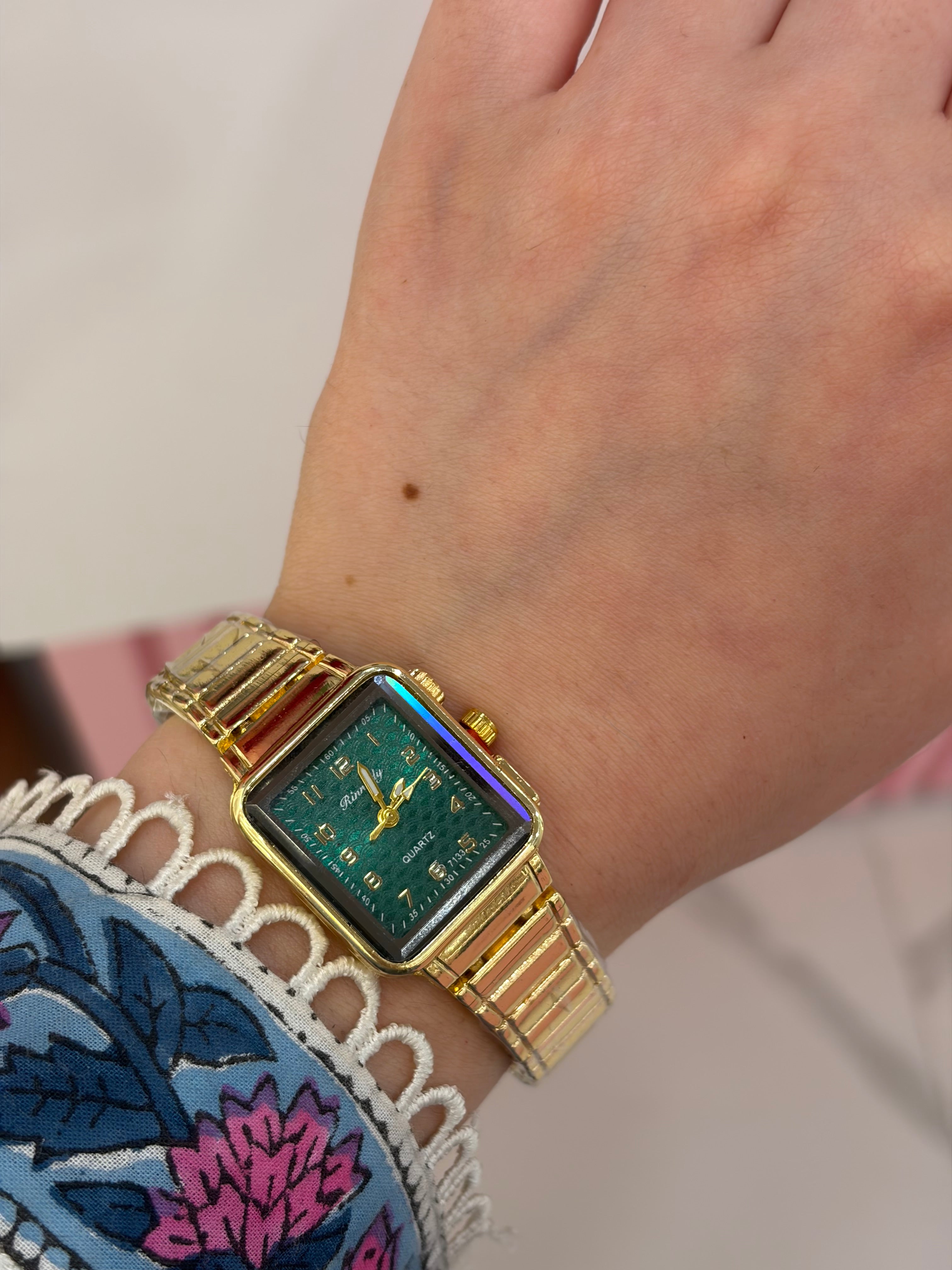 IT girl watch