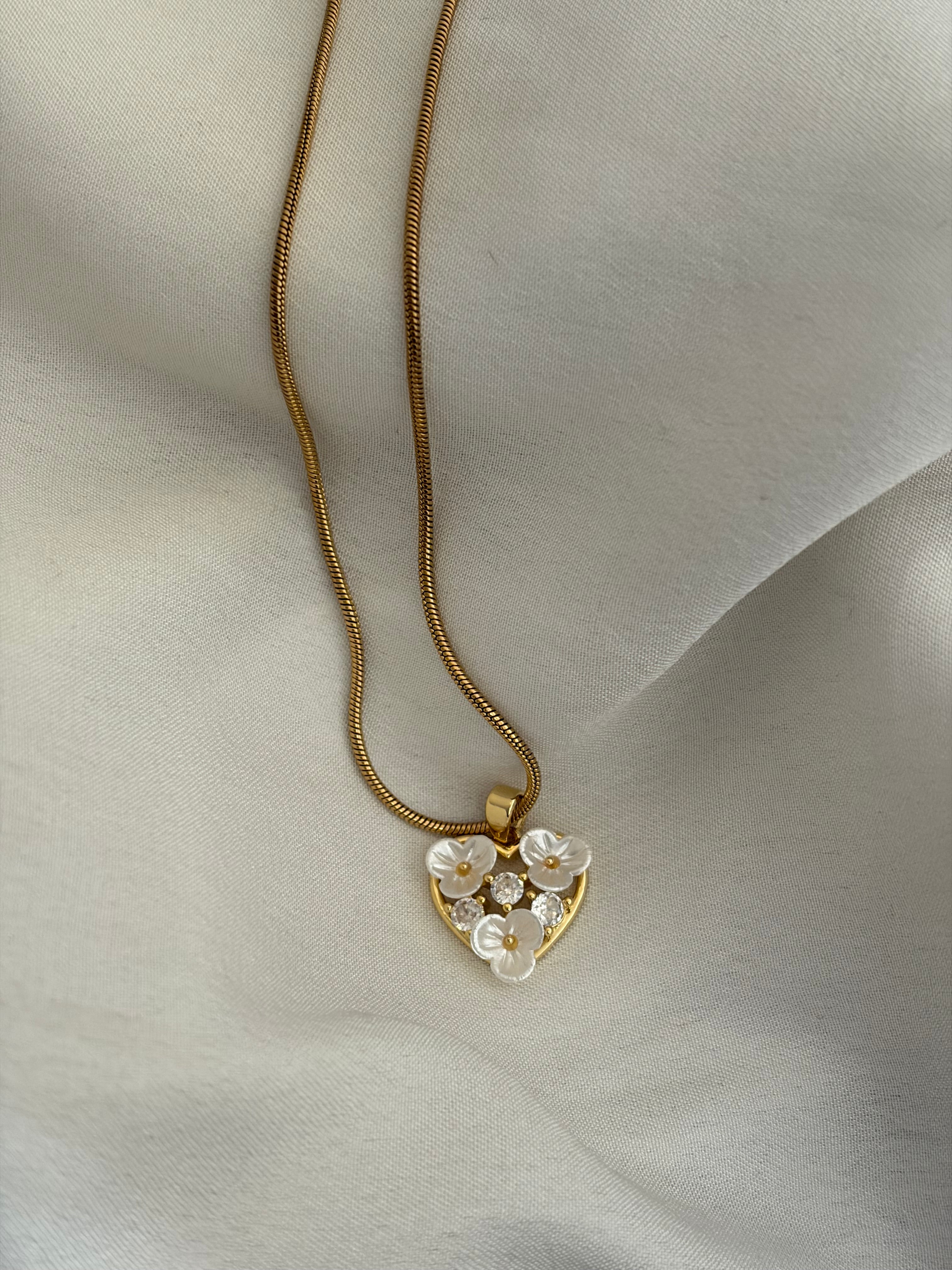 Petal necklace