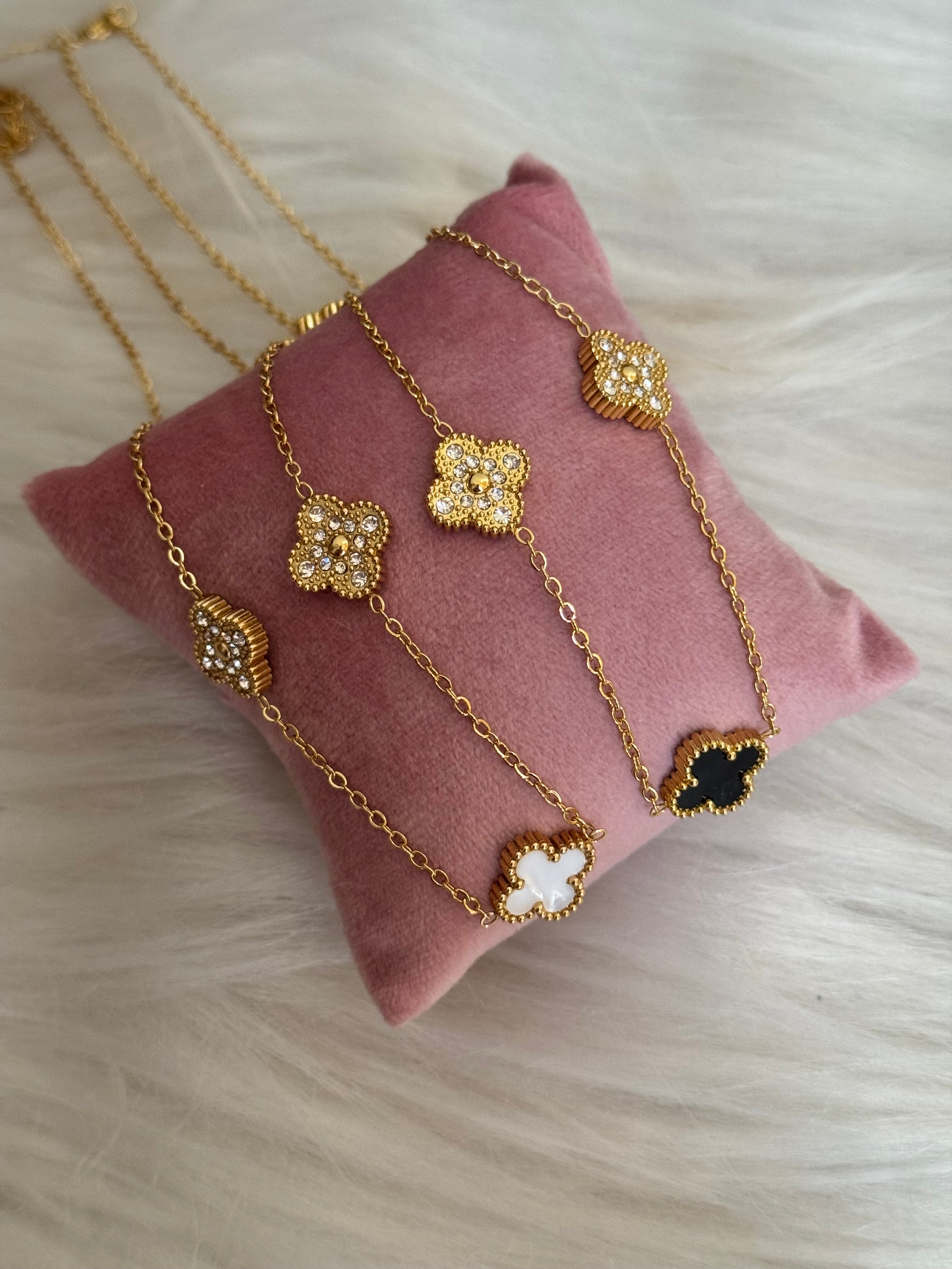 Clover studded necklace