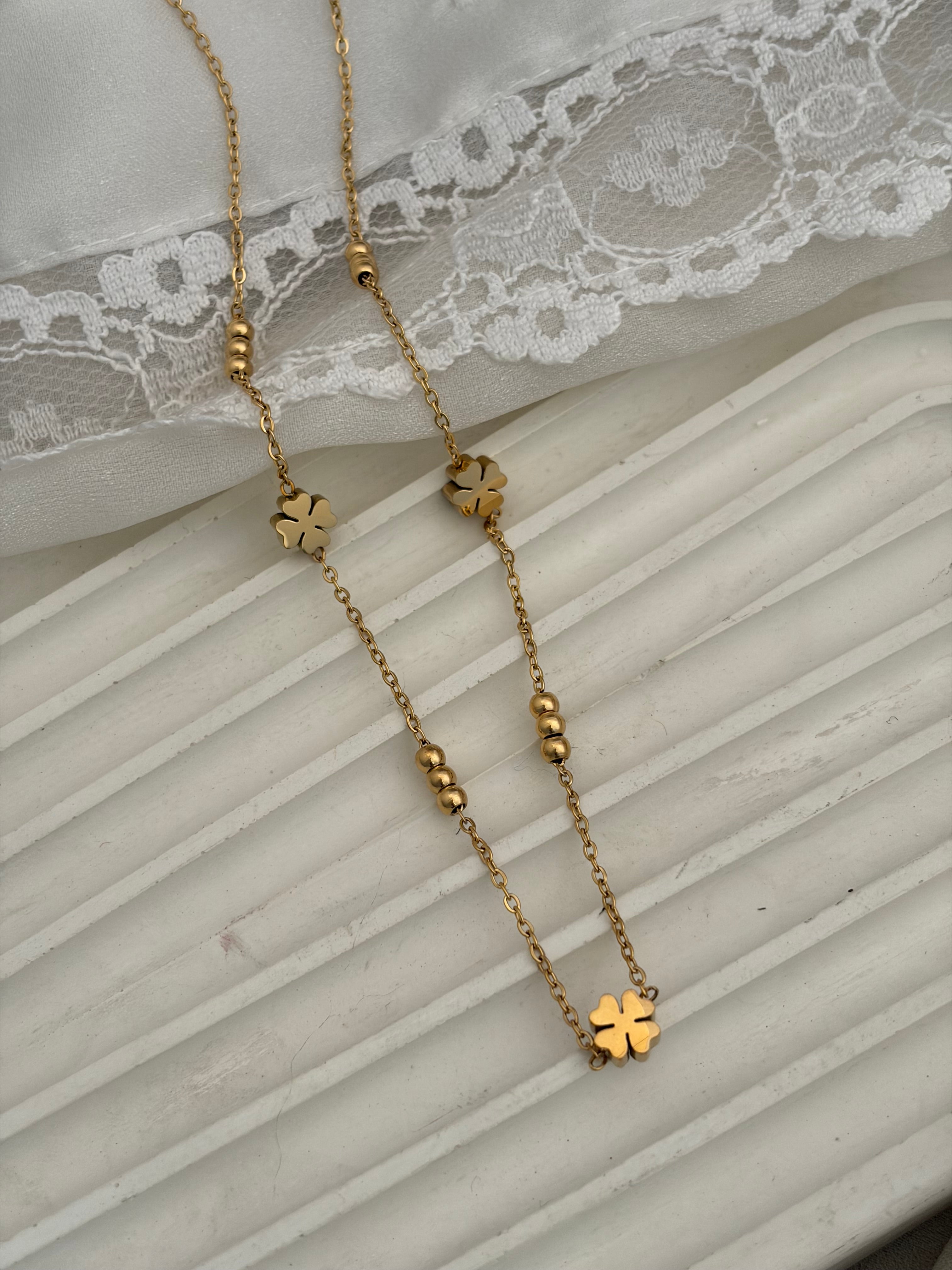 Cloves necklace
