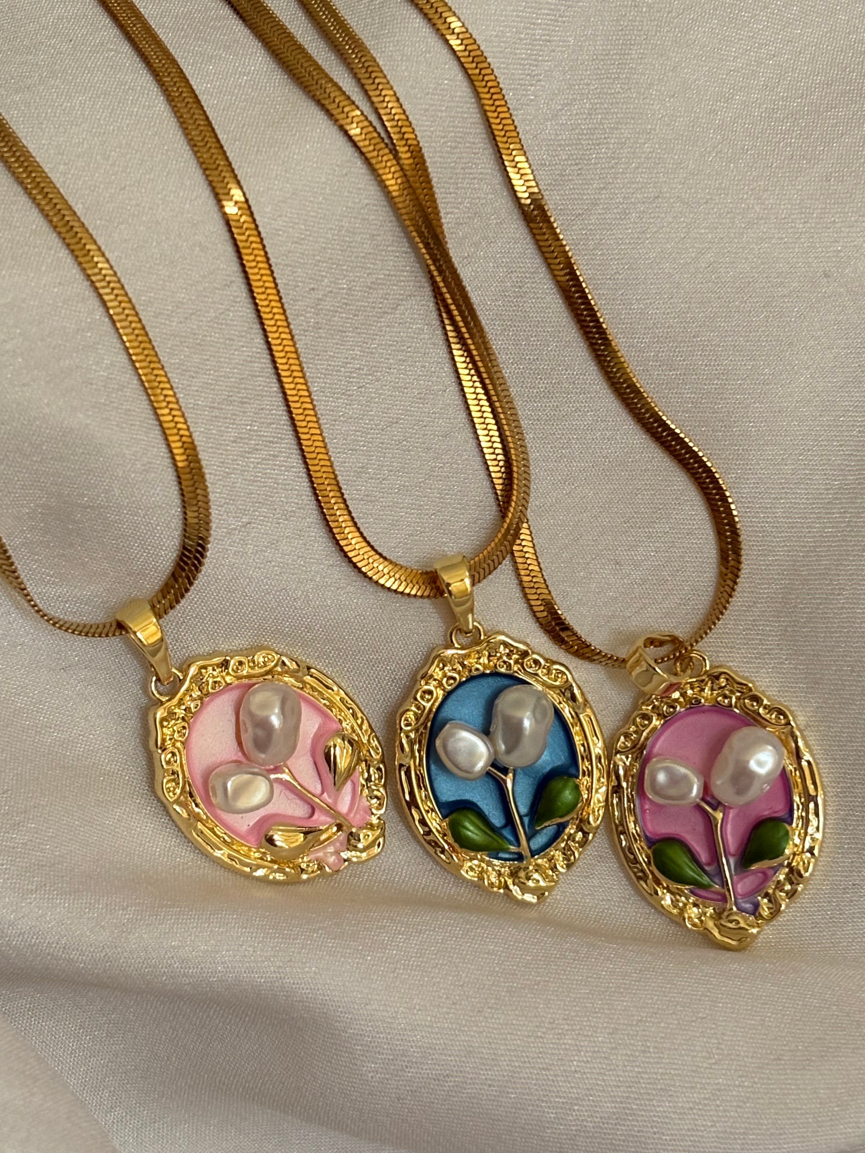 Tulip spring necklace