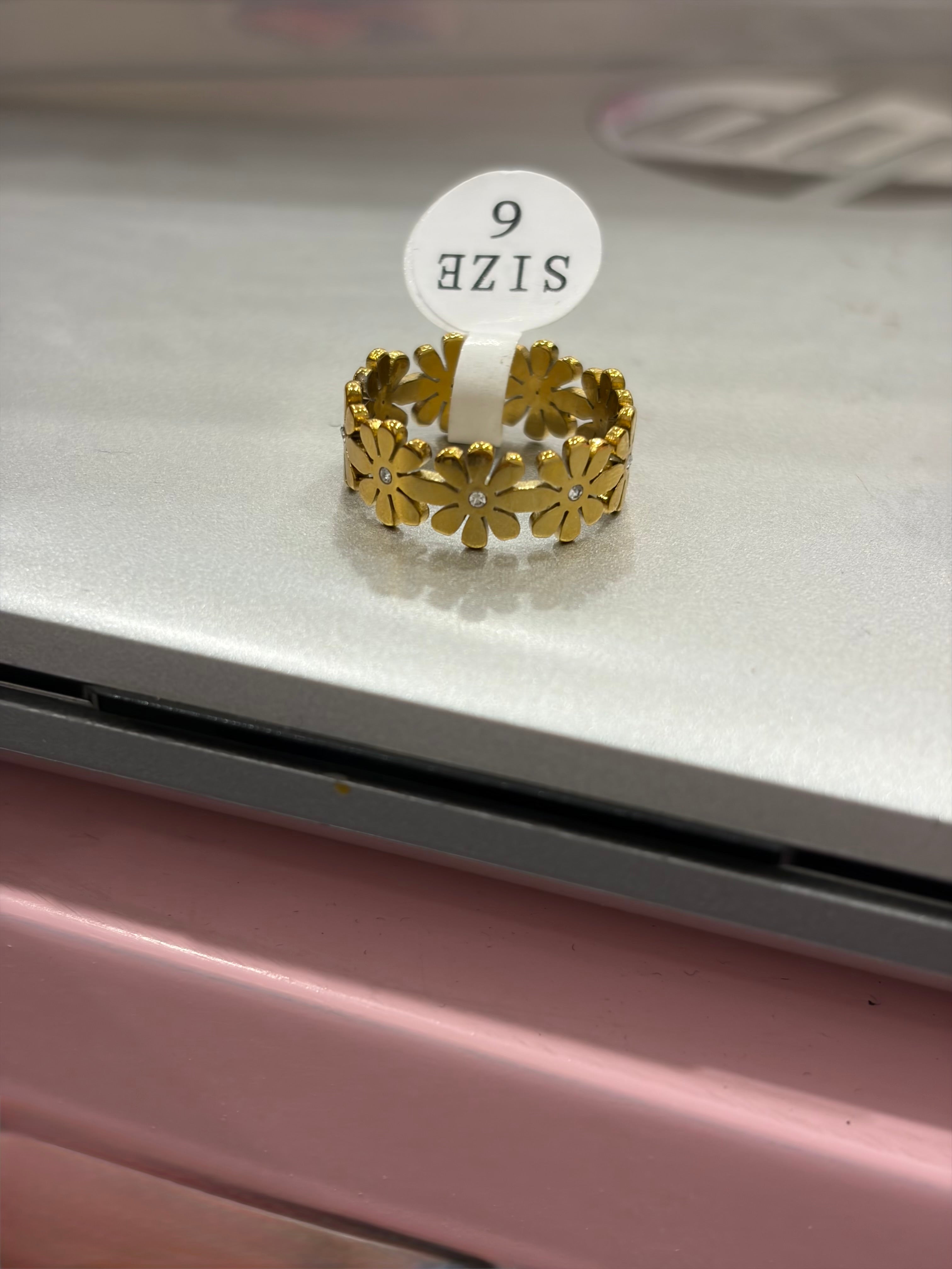 Daisy ring