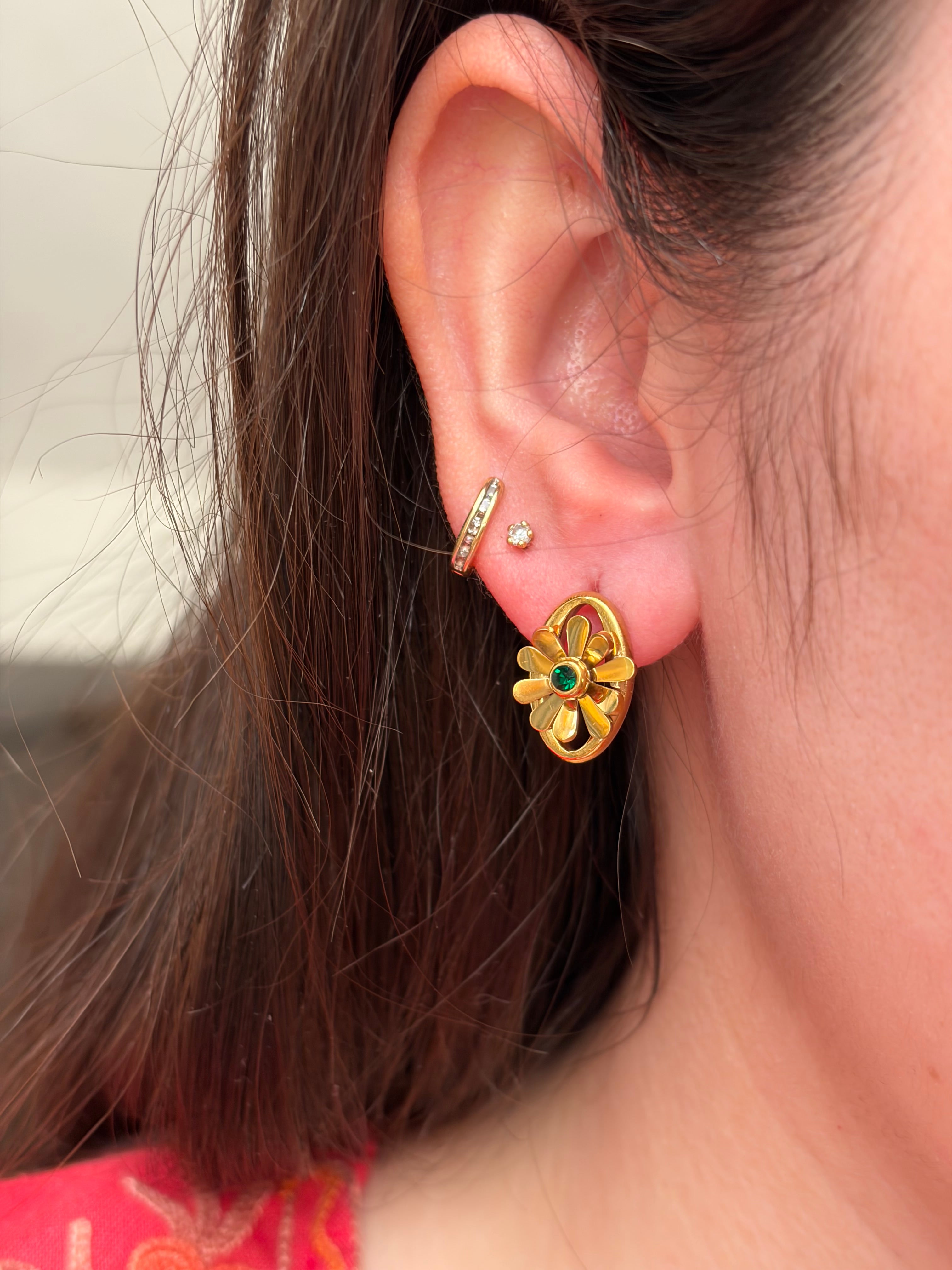 Flower studs