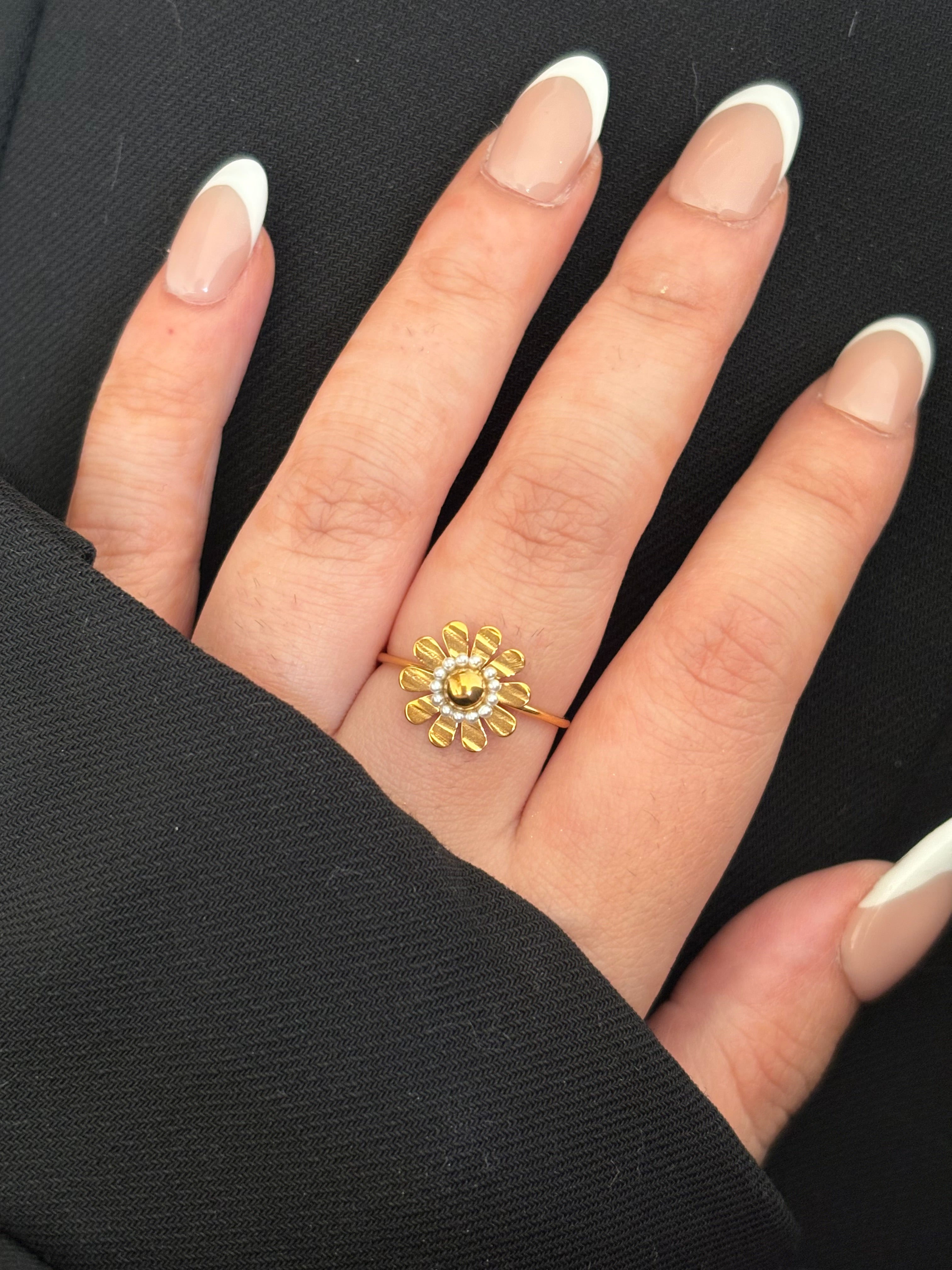Sunflower ring