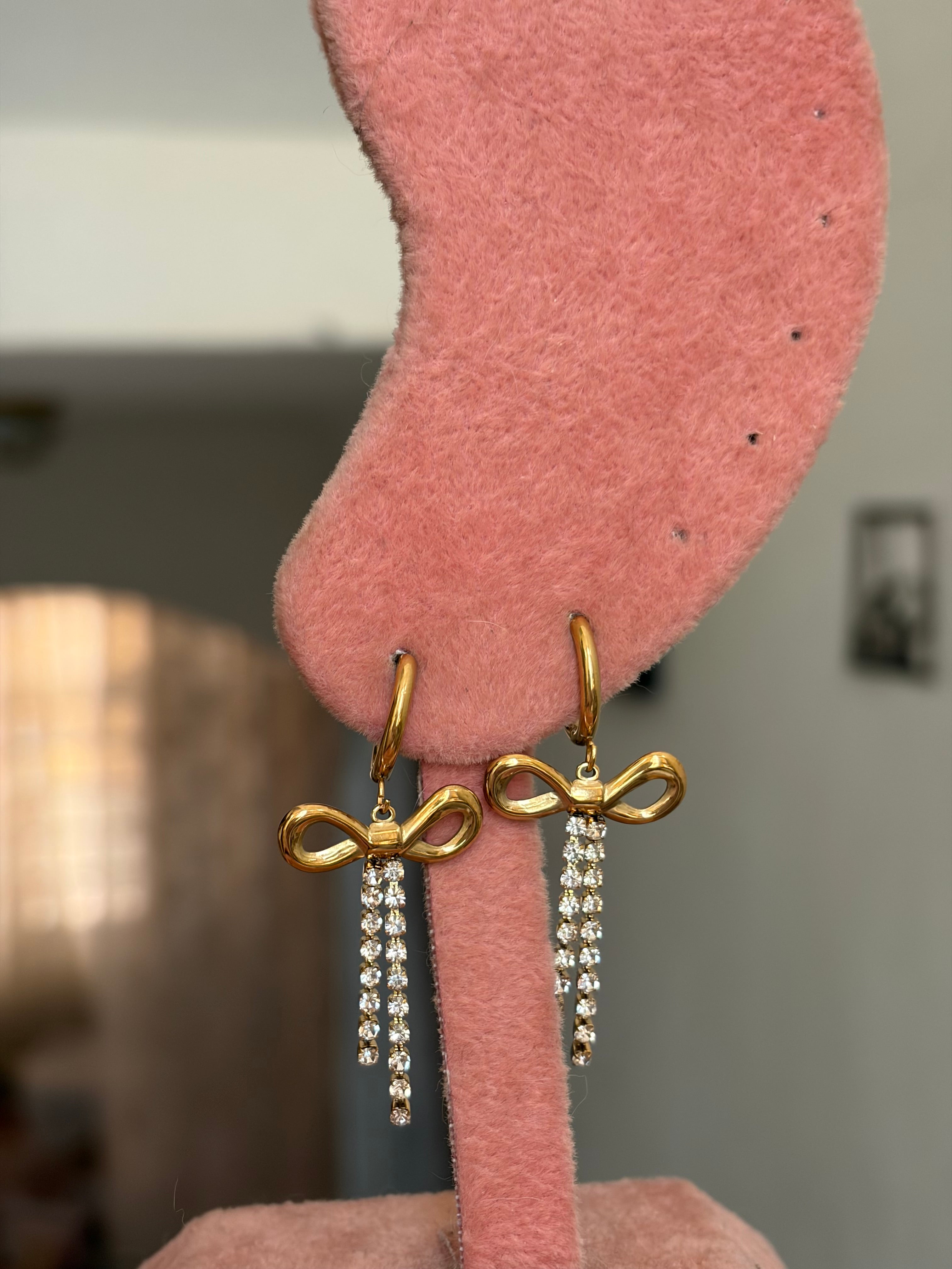 Bow earring