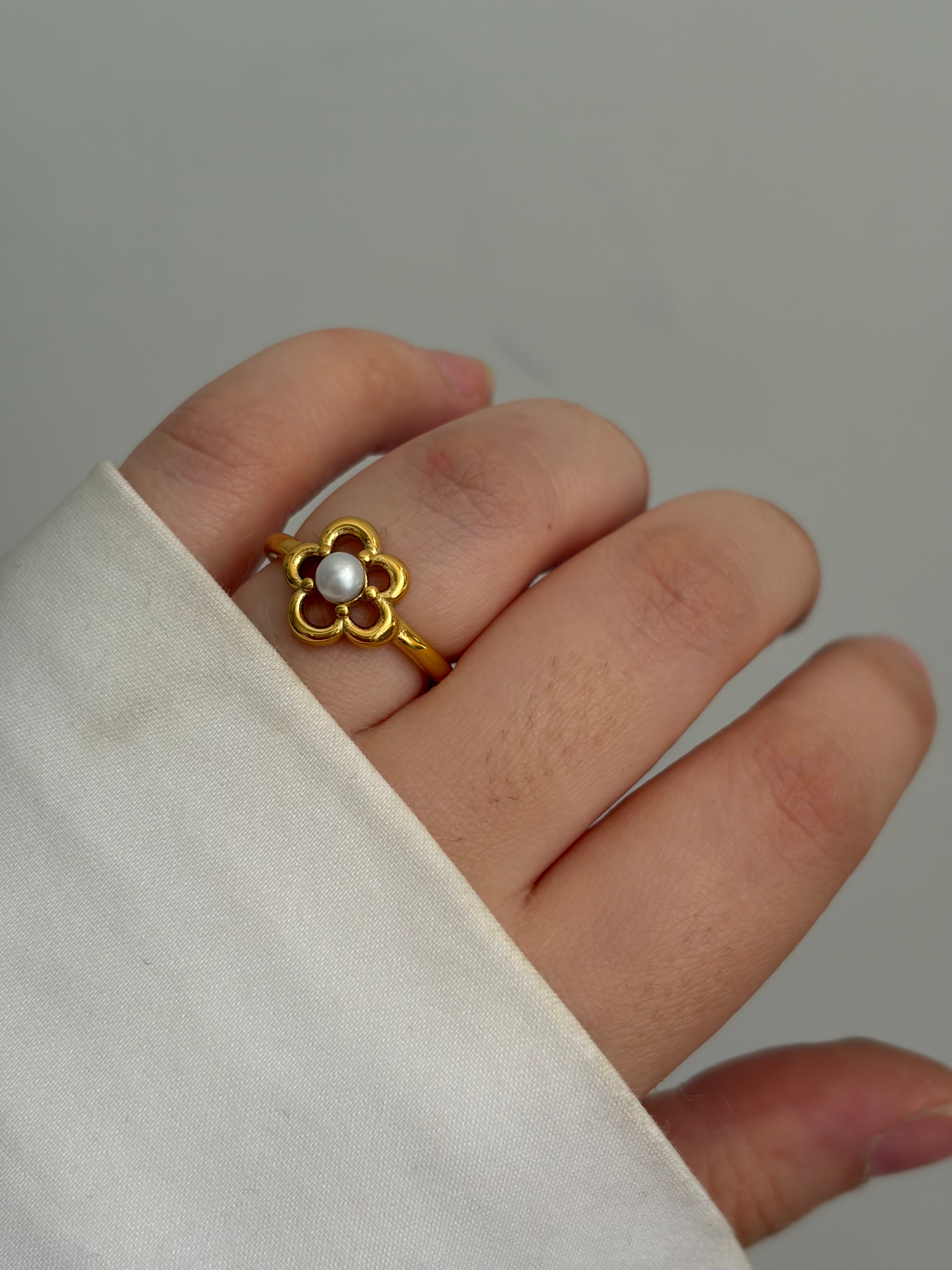 Floral ring