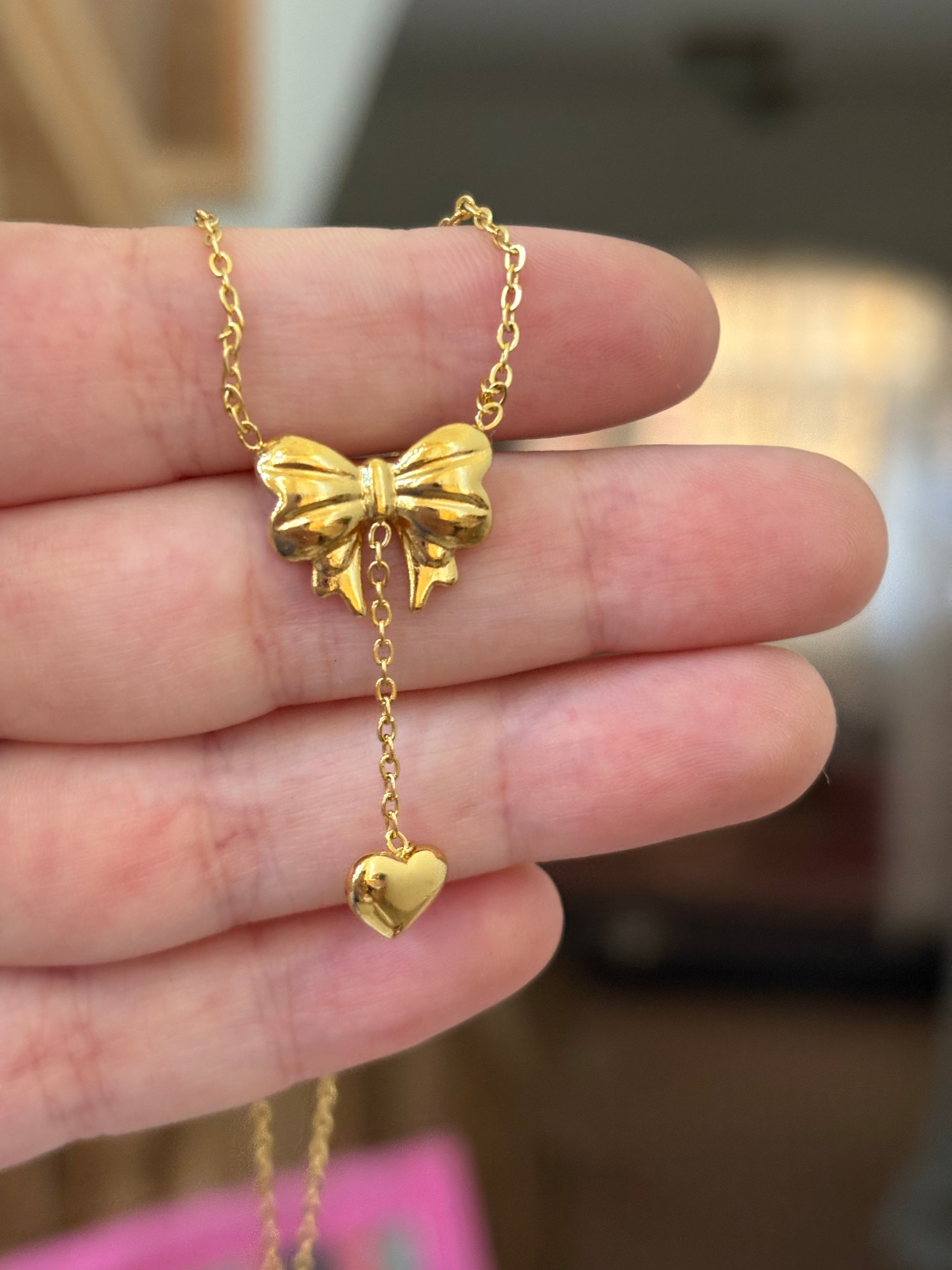 Bow necklace