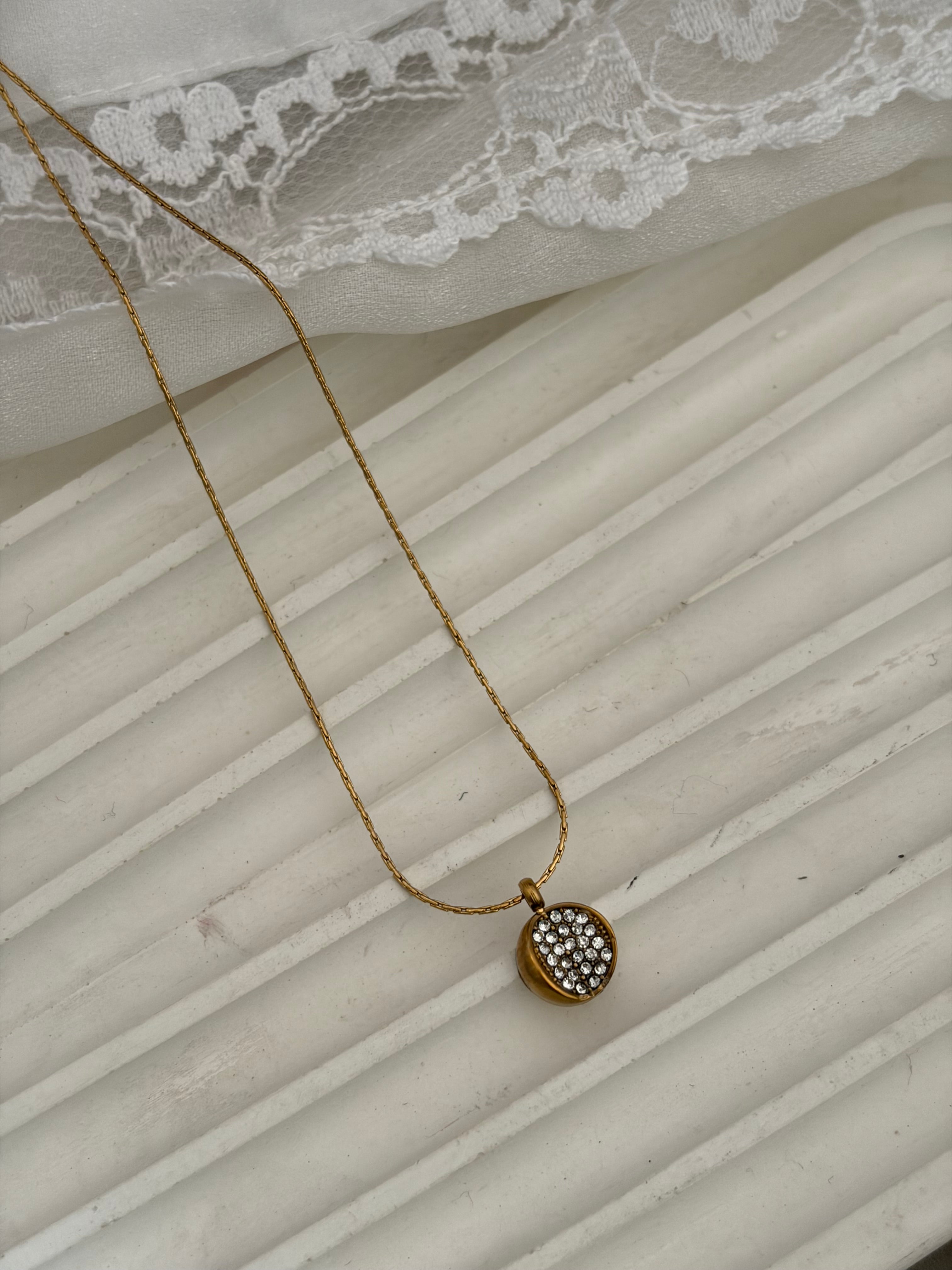 Circle necklace