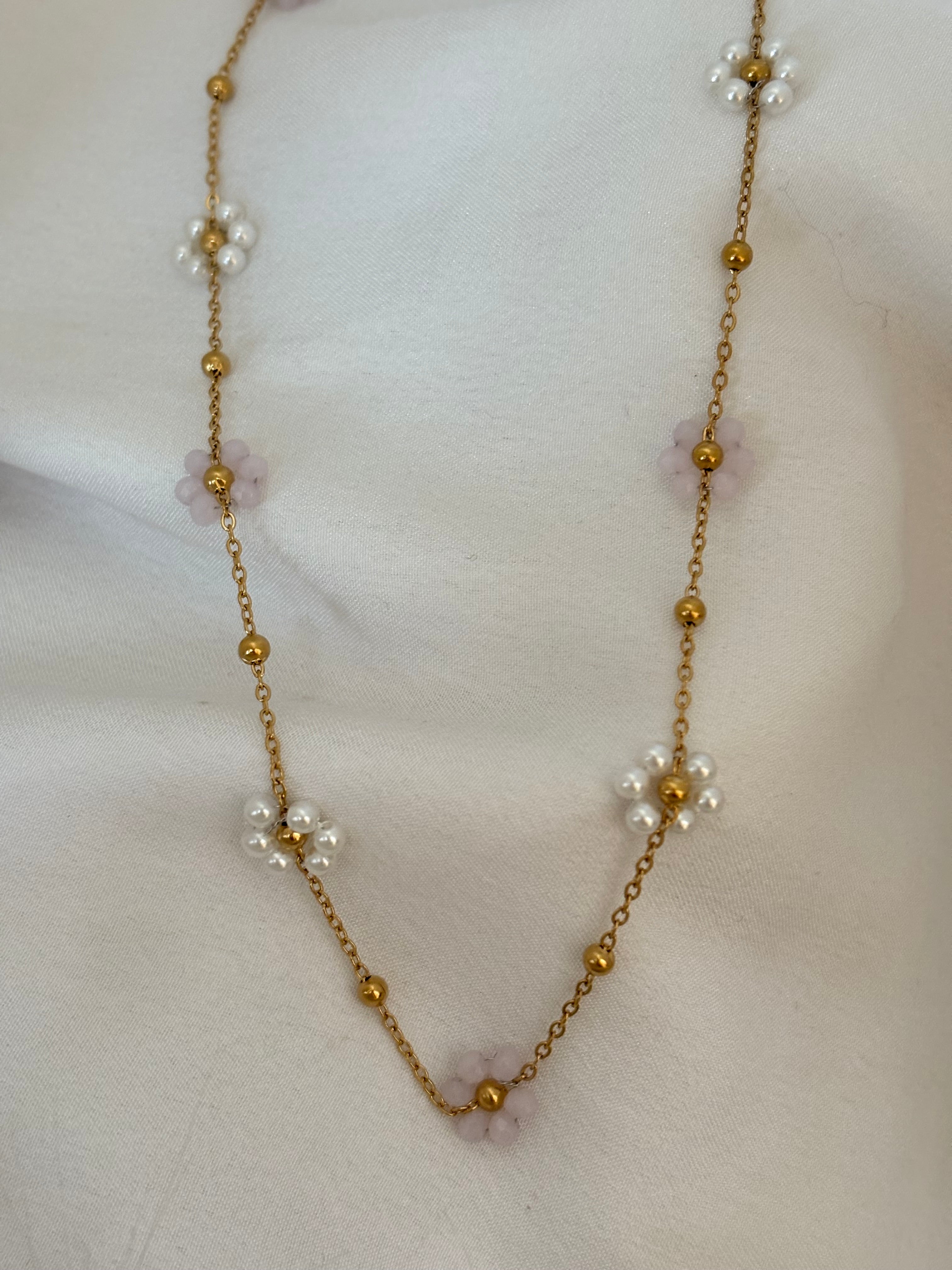 Pink daisy necklace