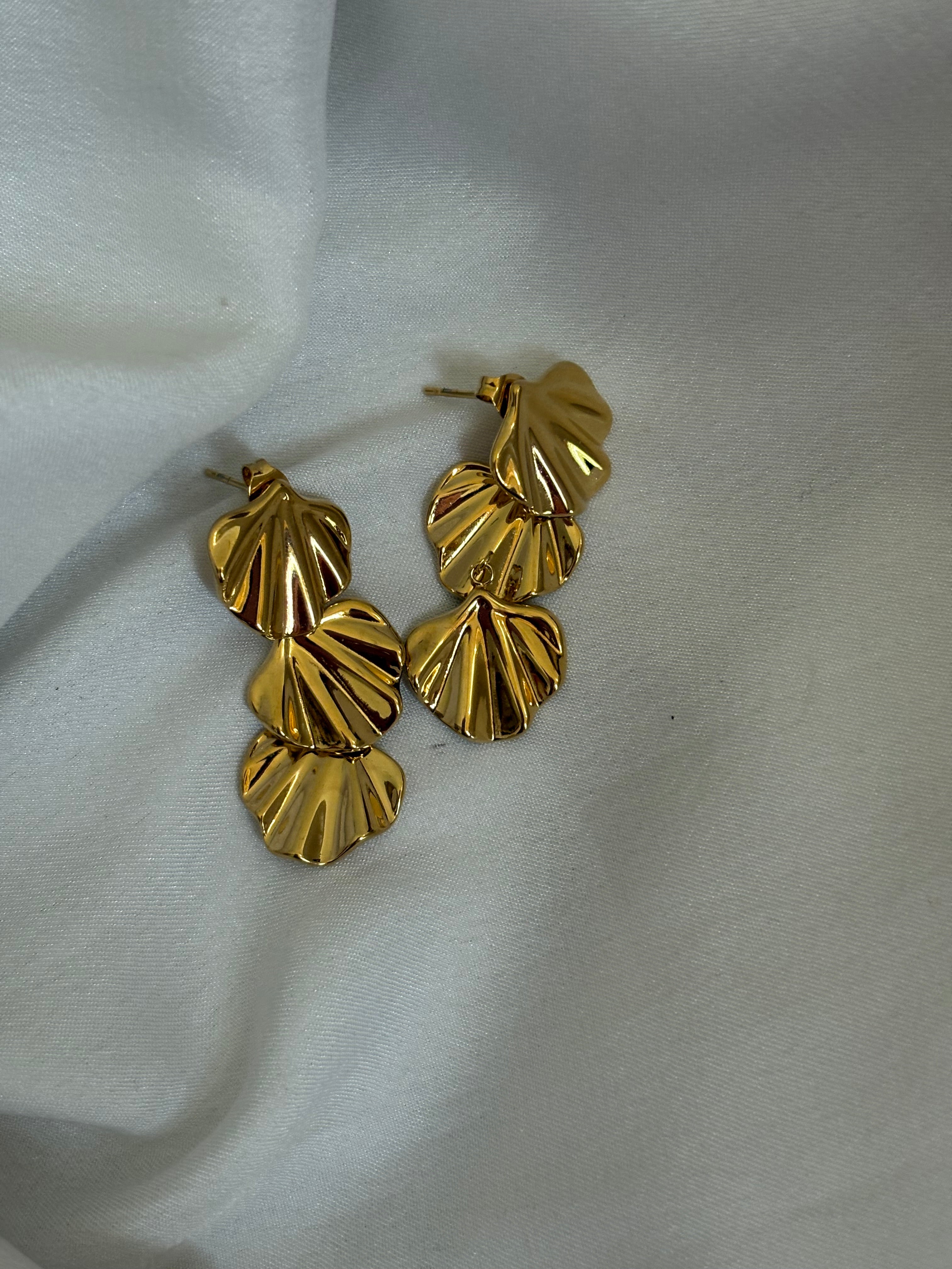 Shell earring