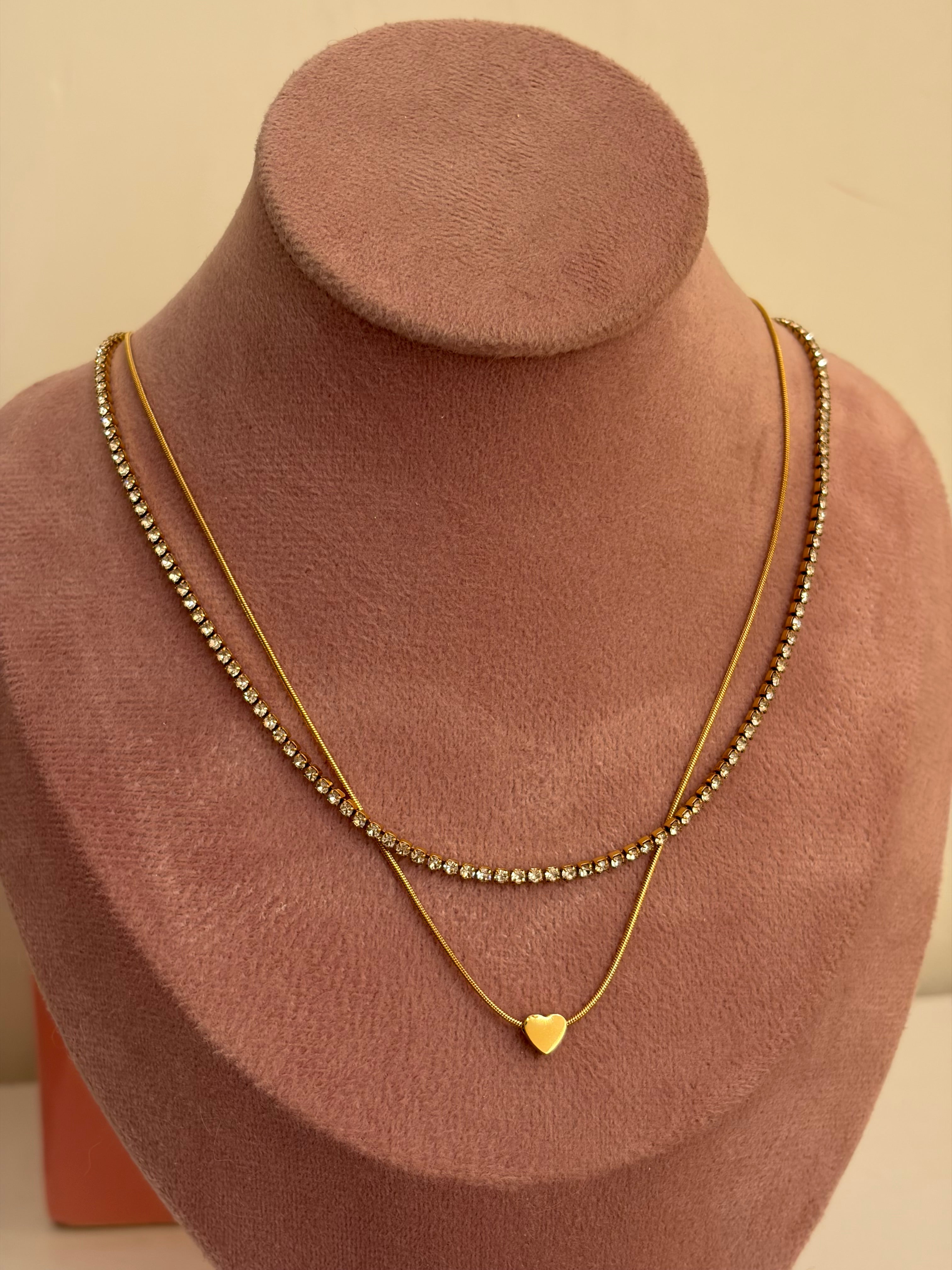 Minimal heart necklace
