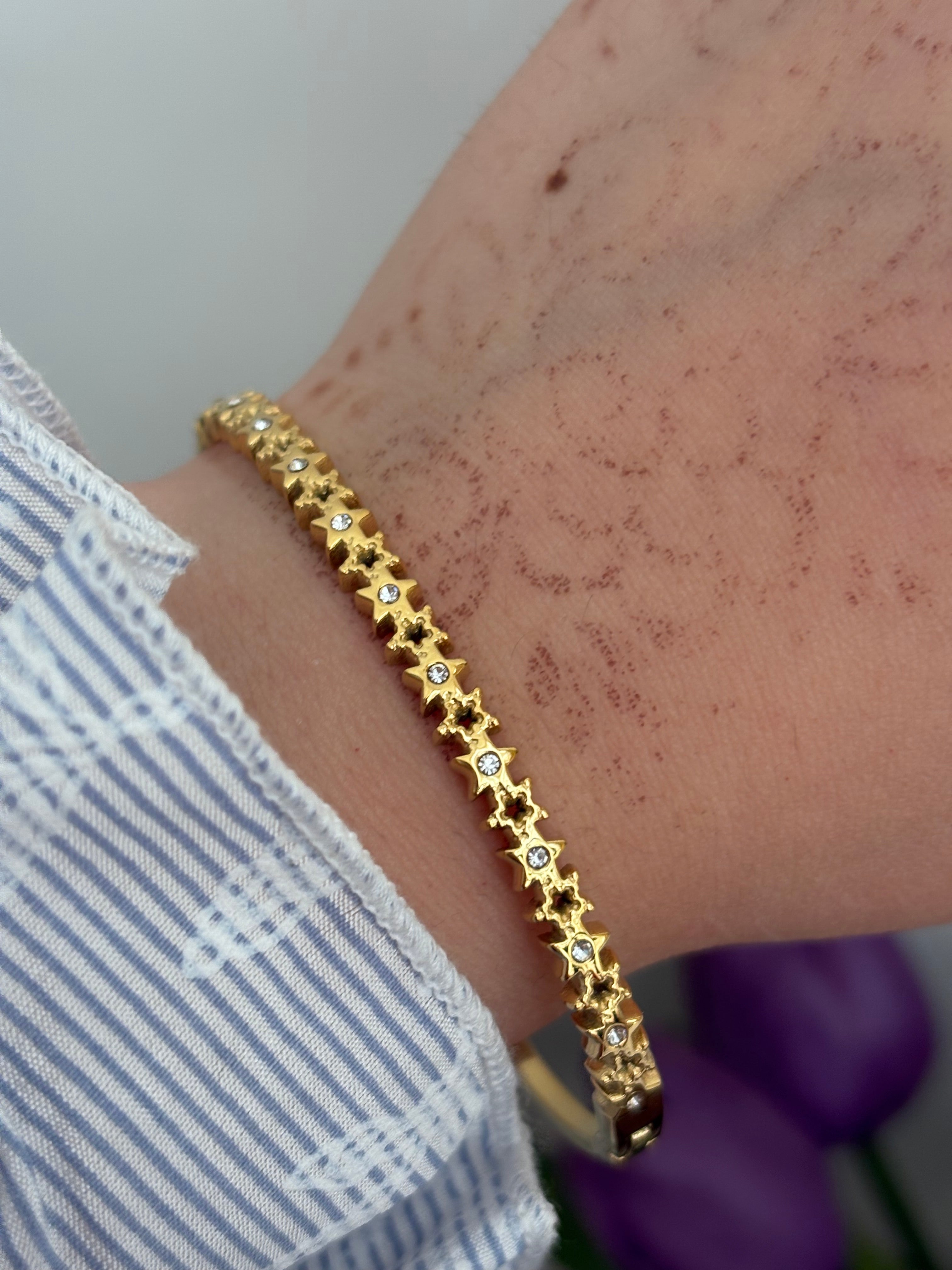 Hollow star bracelet