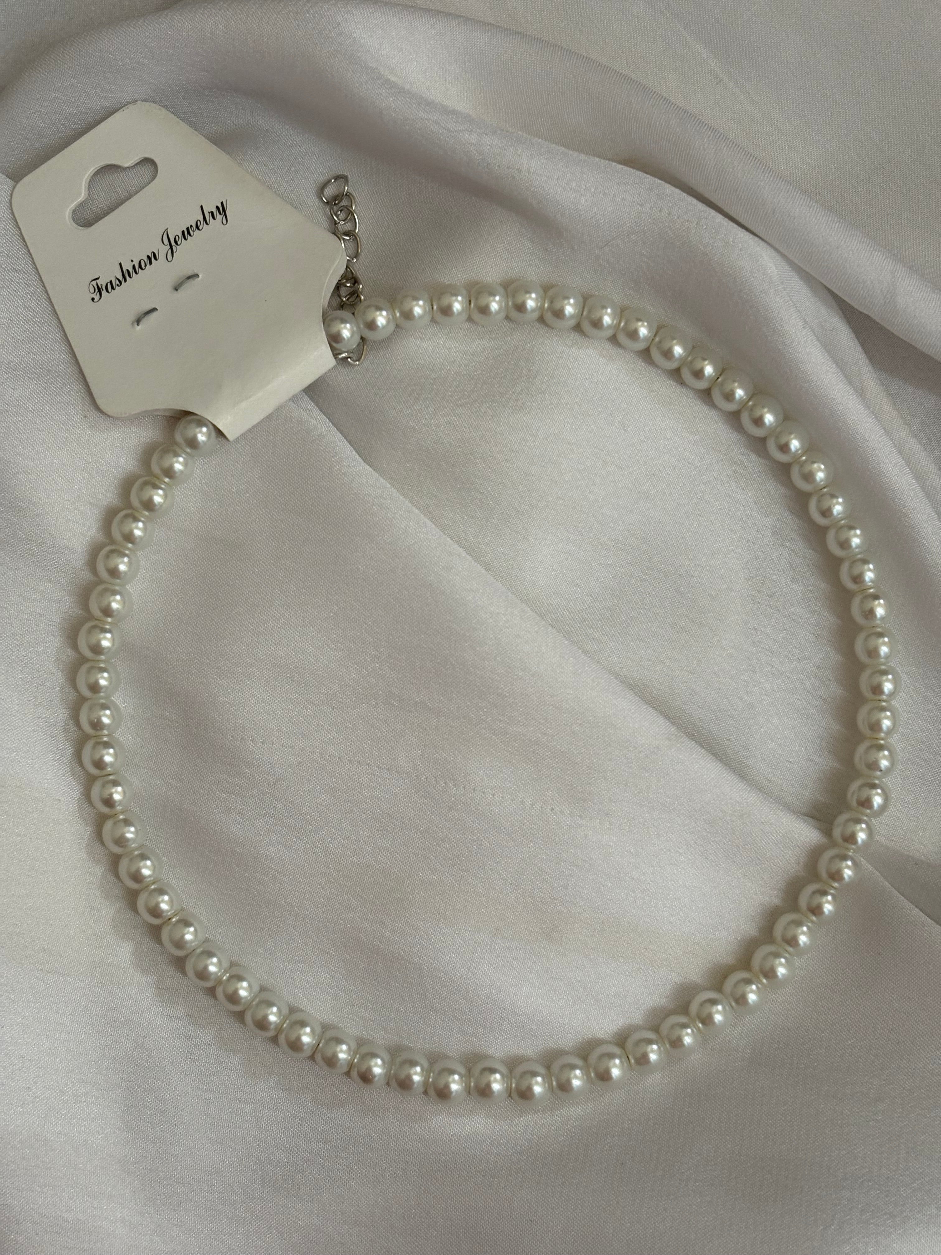 Pearl choker
