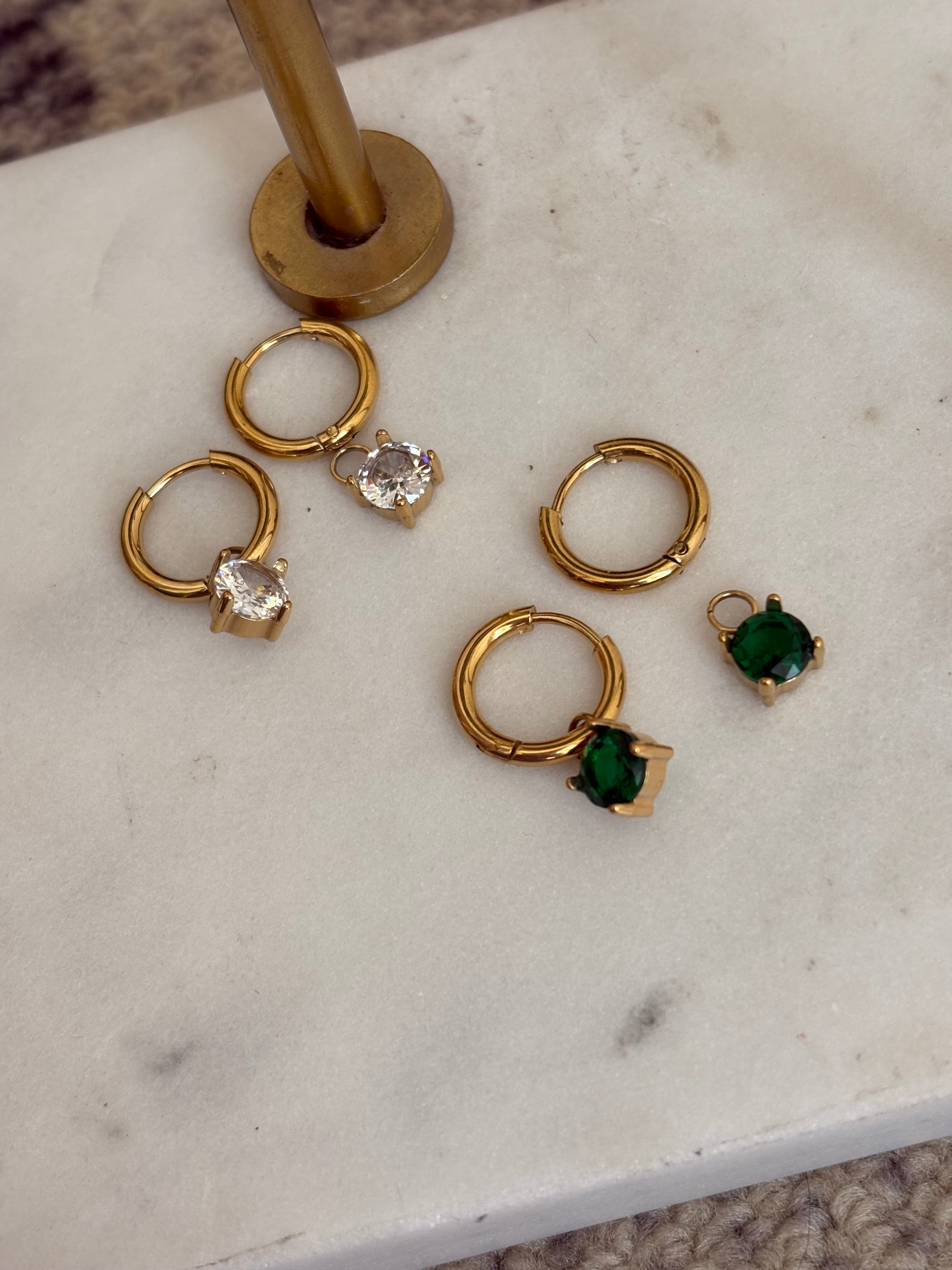 Minimal circle huggies