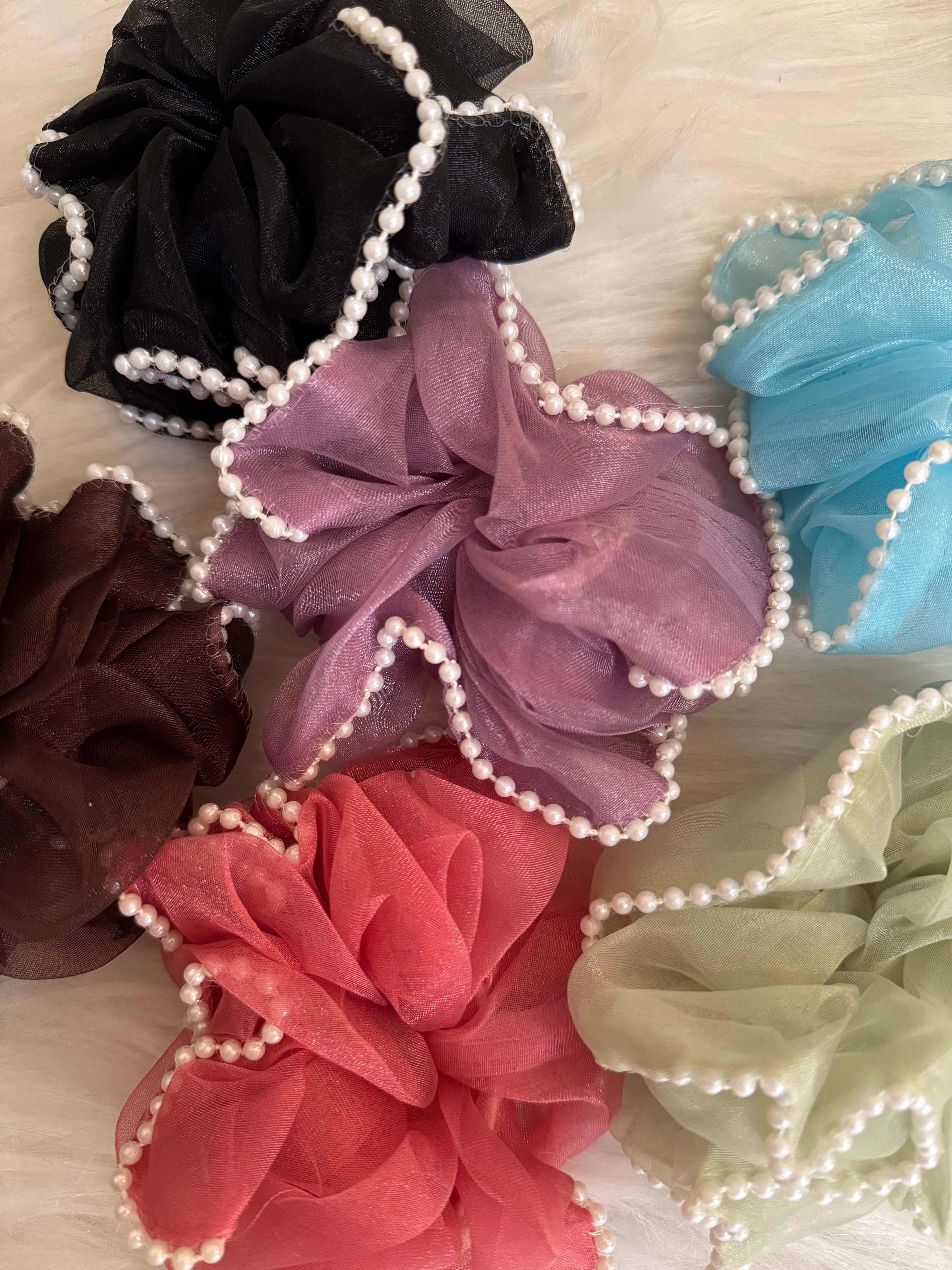 Pearl scrunchies