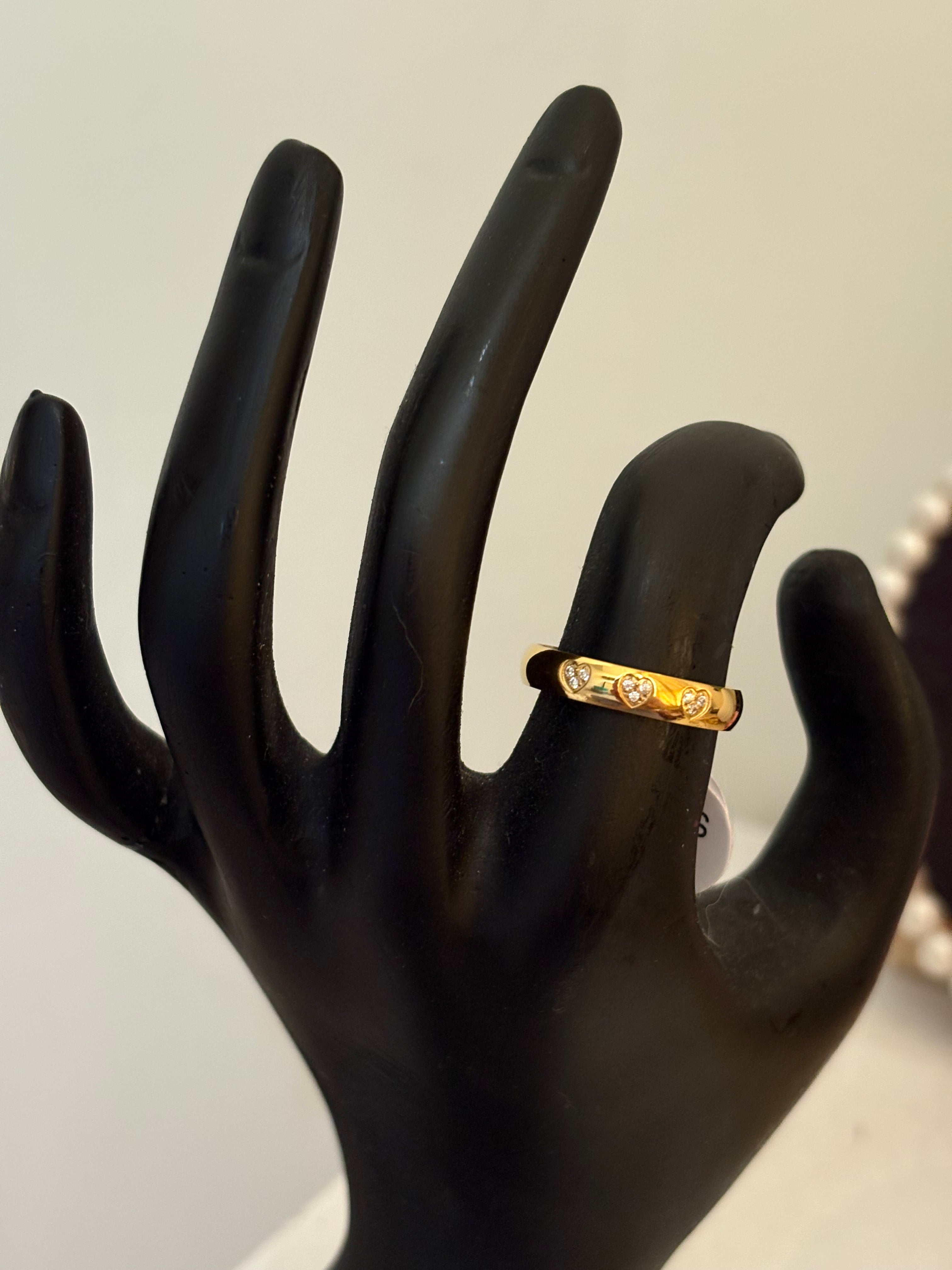 Hearts ring