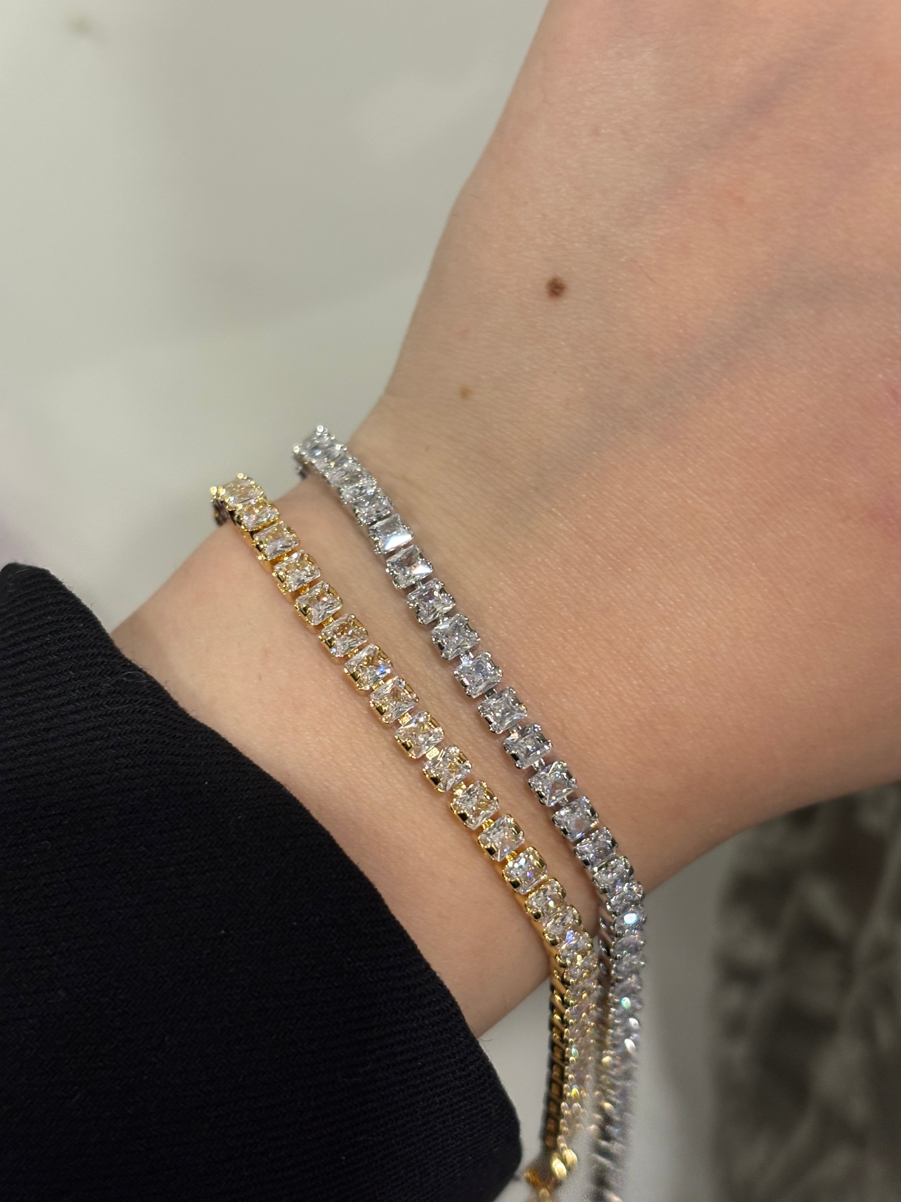 Vera tennis bracelet