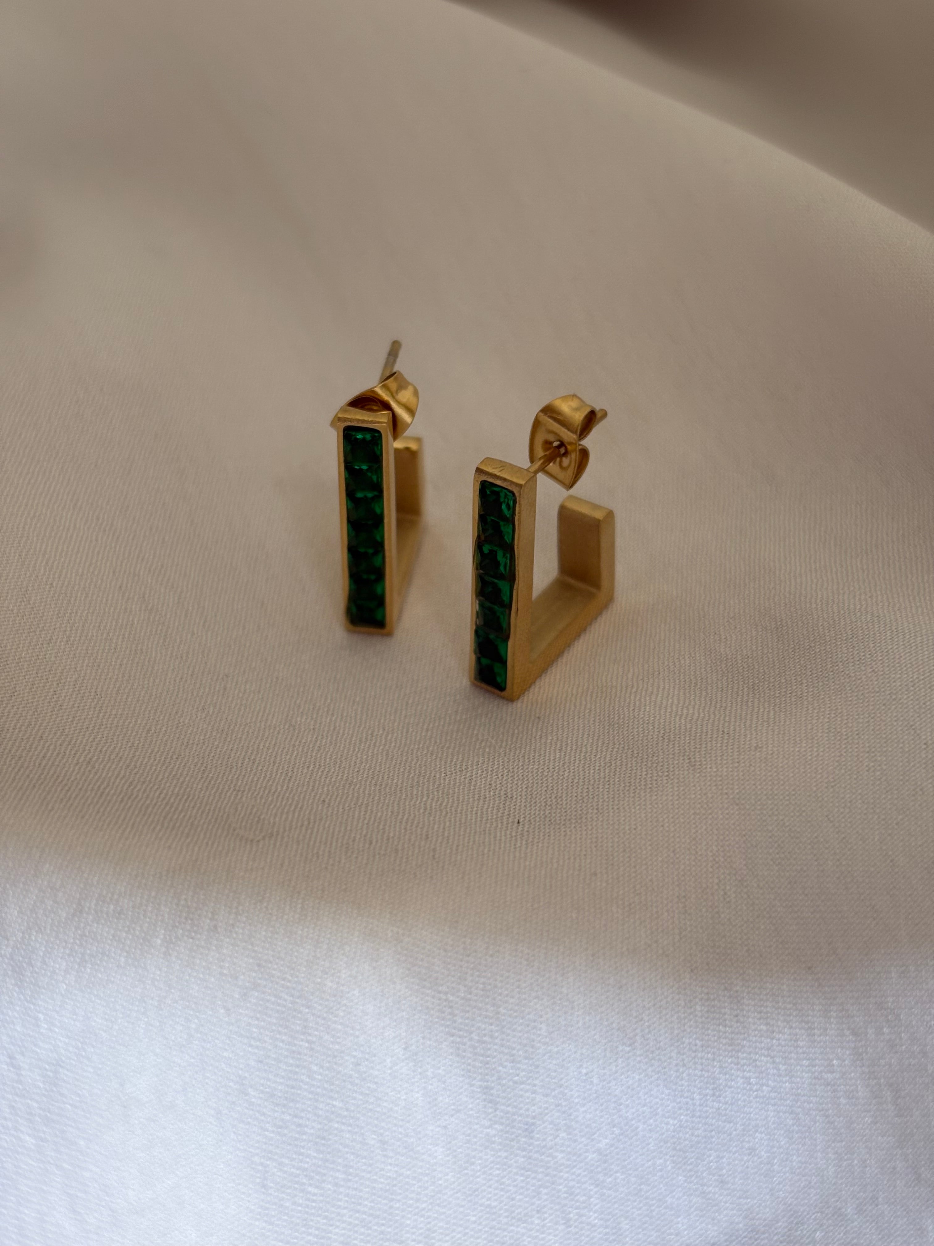 Emerald earring