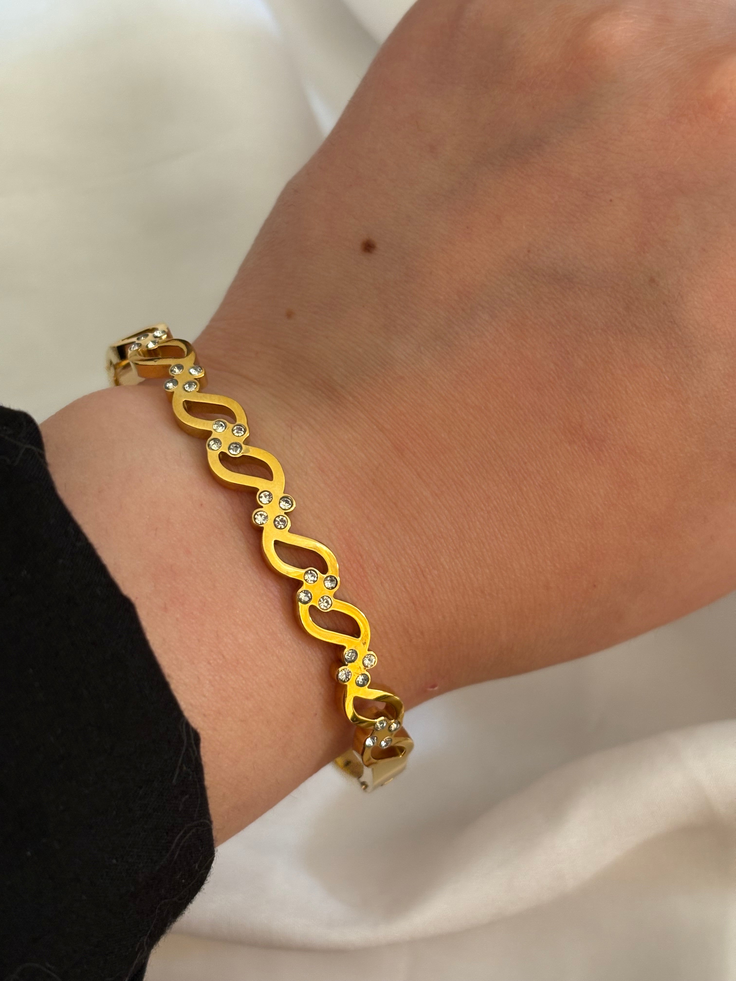 Wavy bracelet