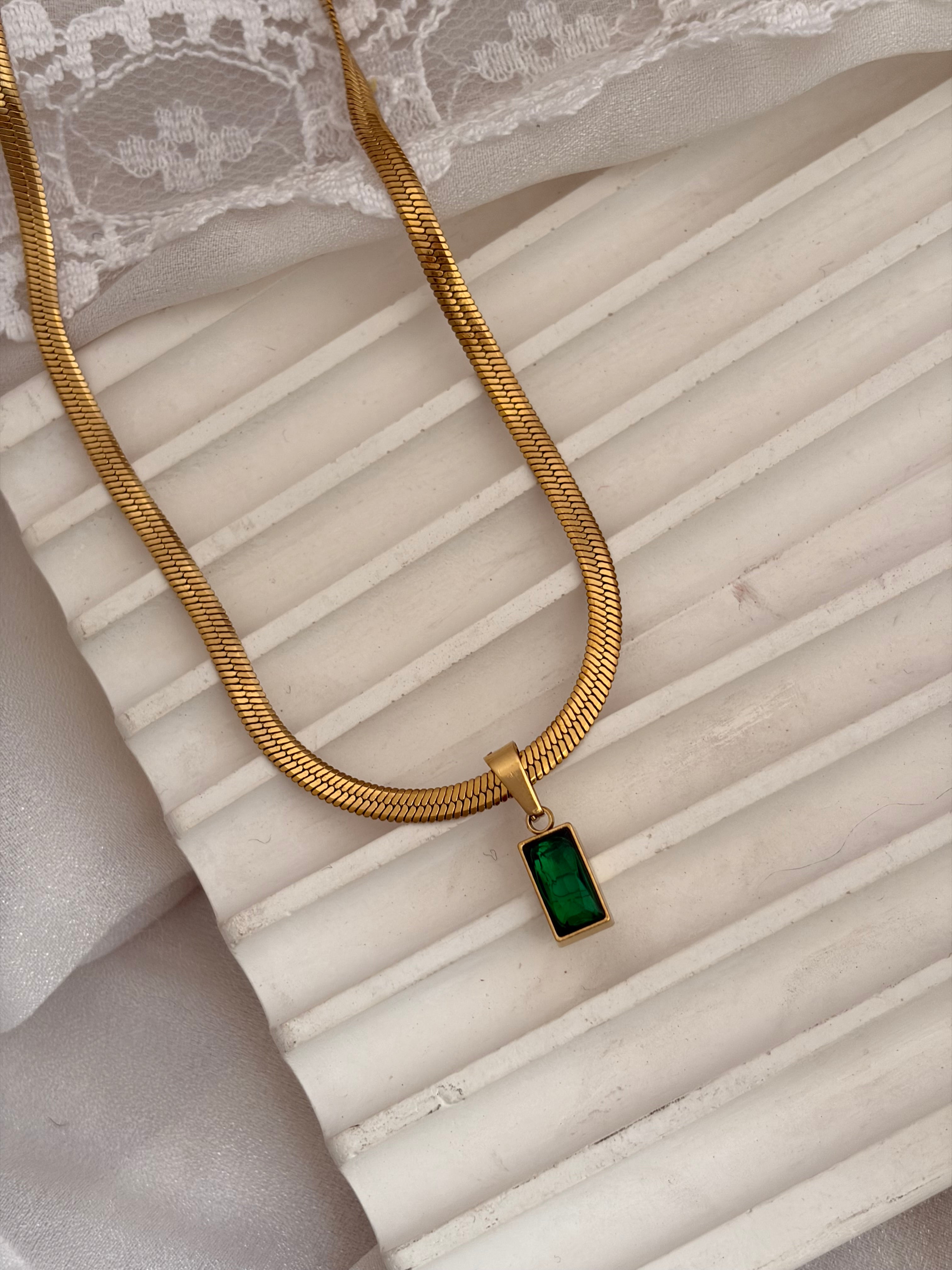 Minimal stone necklace