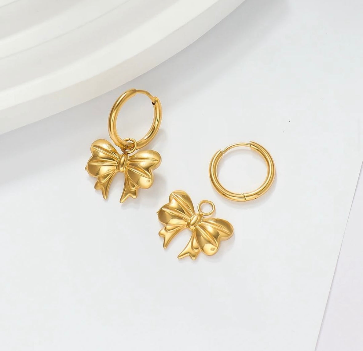 Eternal bow earring