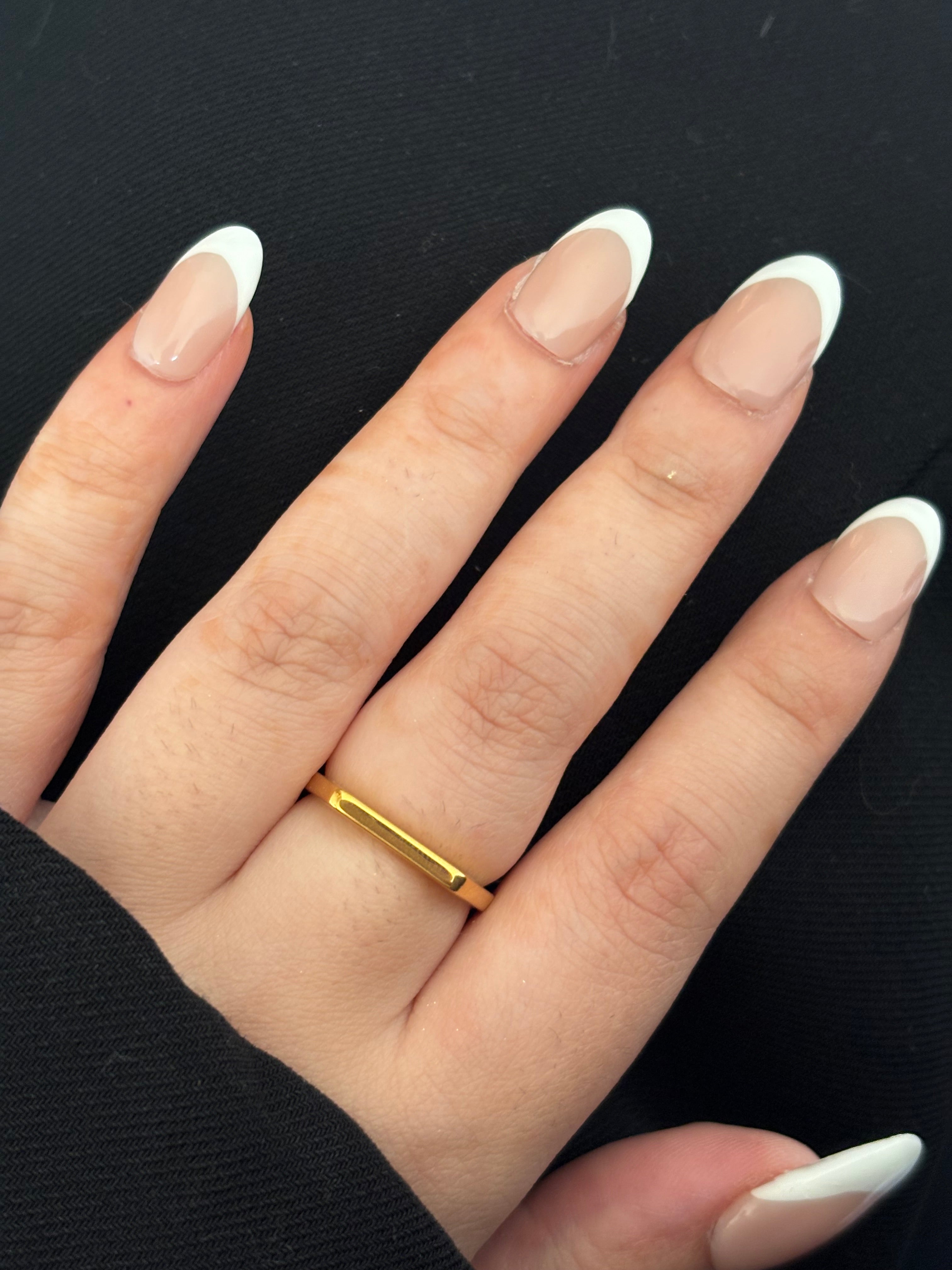 Sleek ring