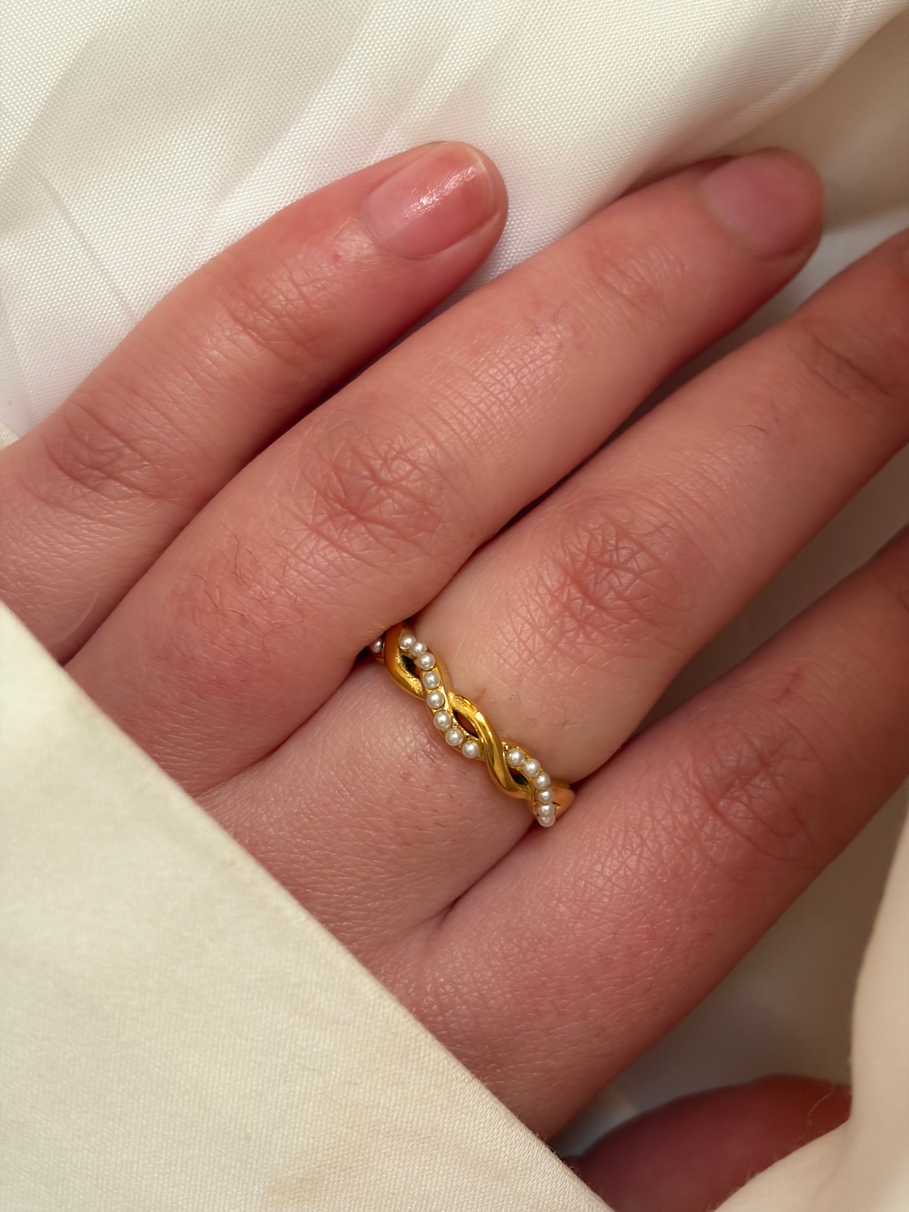 Darla ring