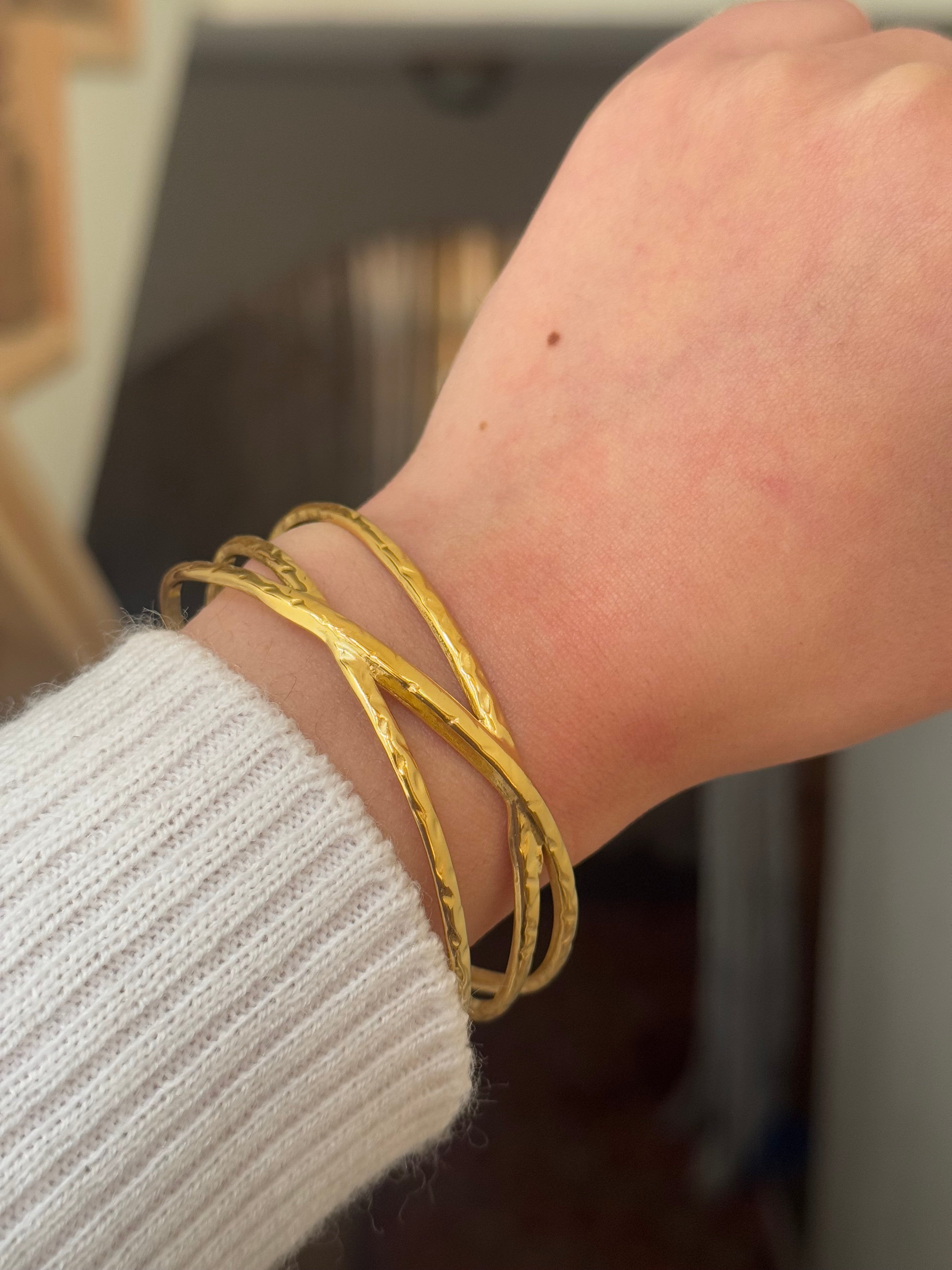 Crisscross cuff